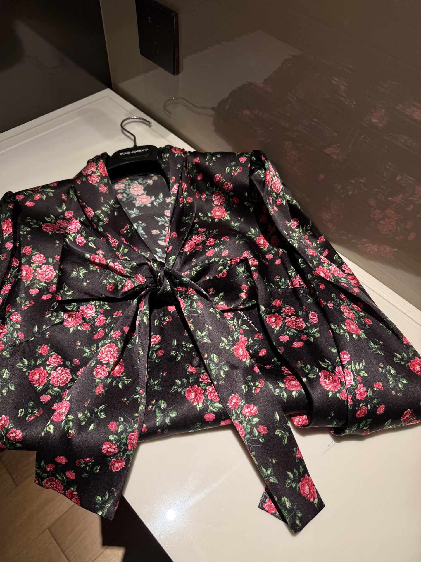 26早秋新品❤️新款小碎花衬衣！真丝缎面料！大蝴蝶结🎀用料巨大现货36-38-40-42