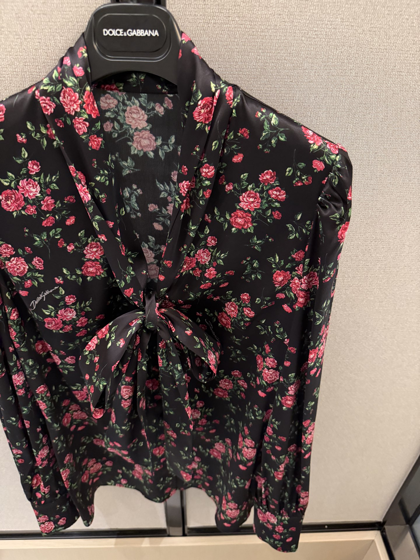 26早秋新品❤️新款小碎花衬衣！真丝缎面料！大蝴蝶结🎀用料巨大现货36-38-40-42