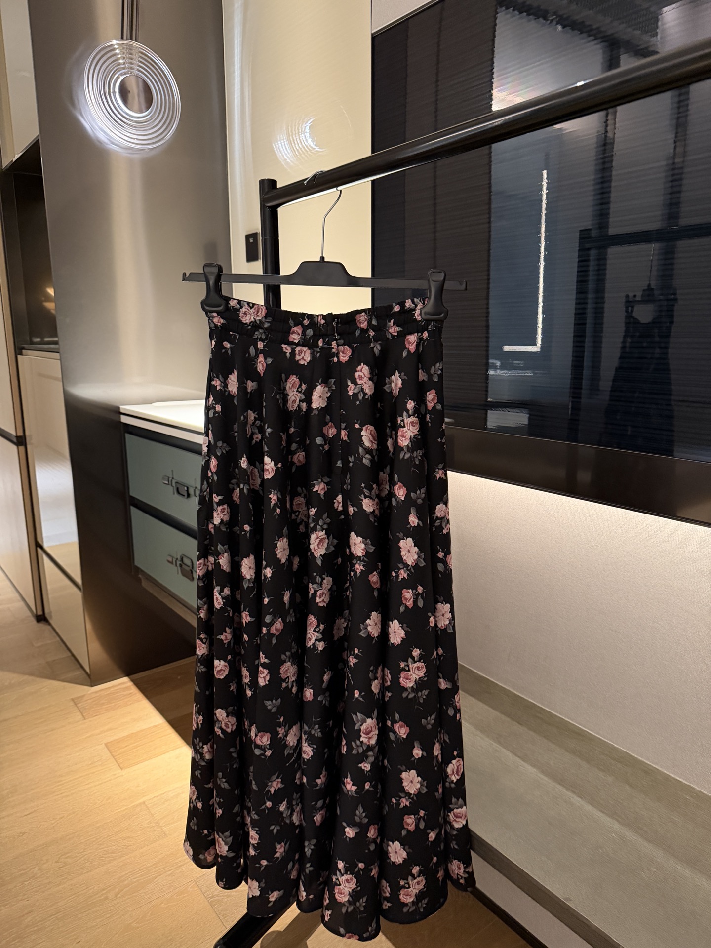 26早春新品❤️真丝碎花套装！上衣徘单！半裙真丝缎超大摆现货36-38-40-42 半裙