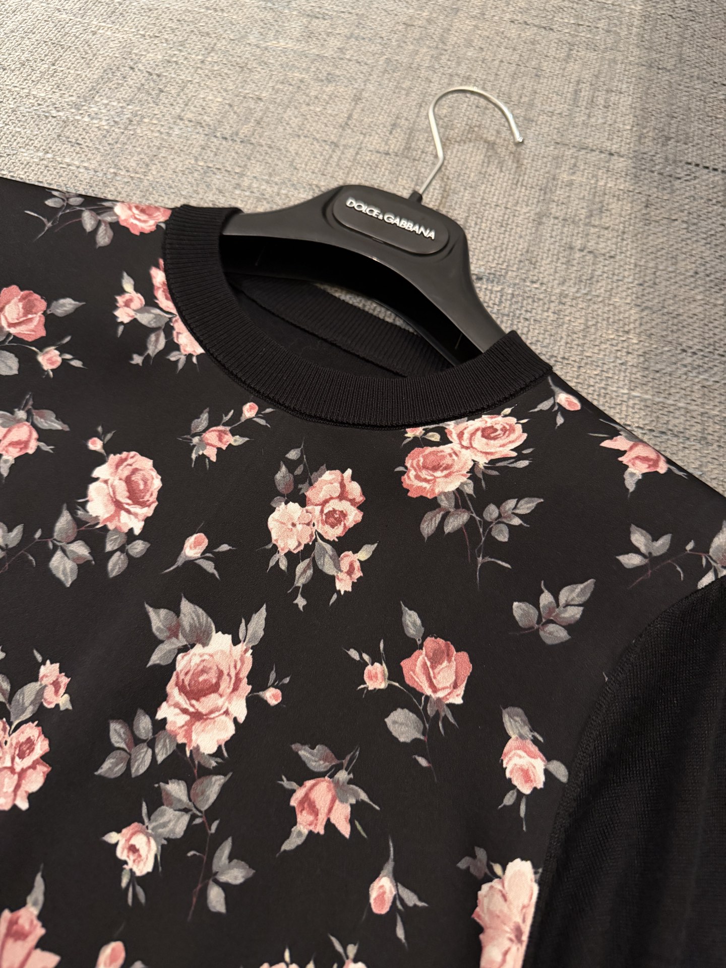 26早春新品❤️真丝碎花套装！上衣徘单！半裙真丝缎超大摆现货36-38-40-42上衣