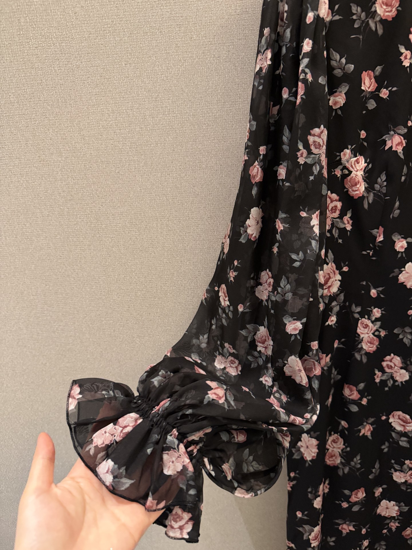 26早春新品❤️真丝缎面料连衣裙！今年大火的碎花系列！耐看不易过时现货36-38-40-42