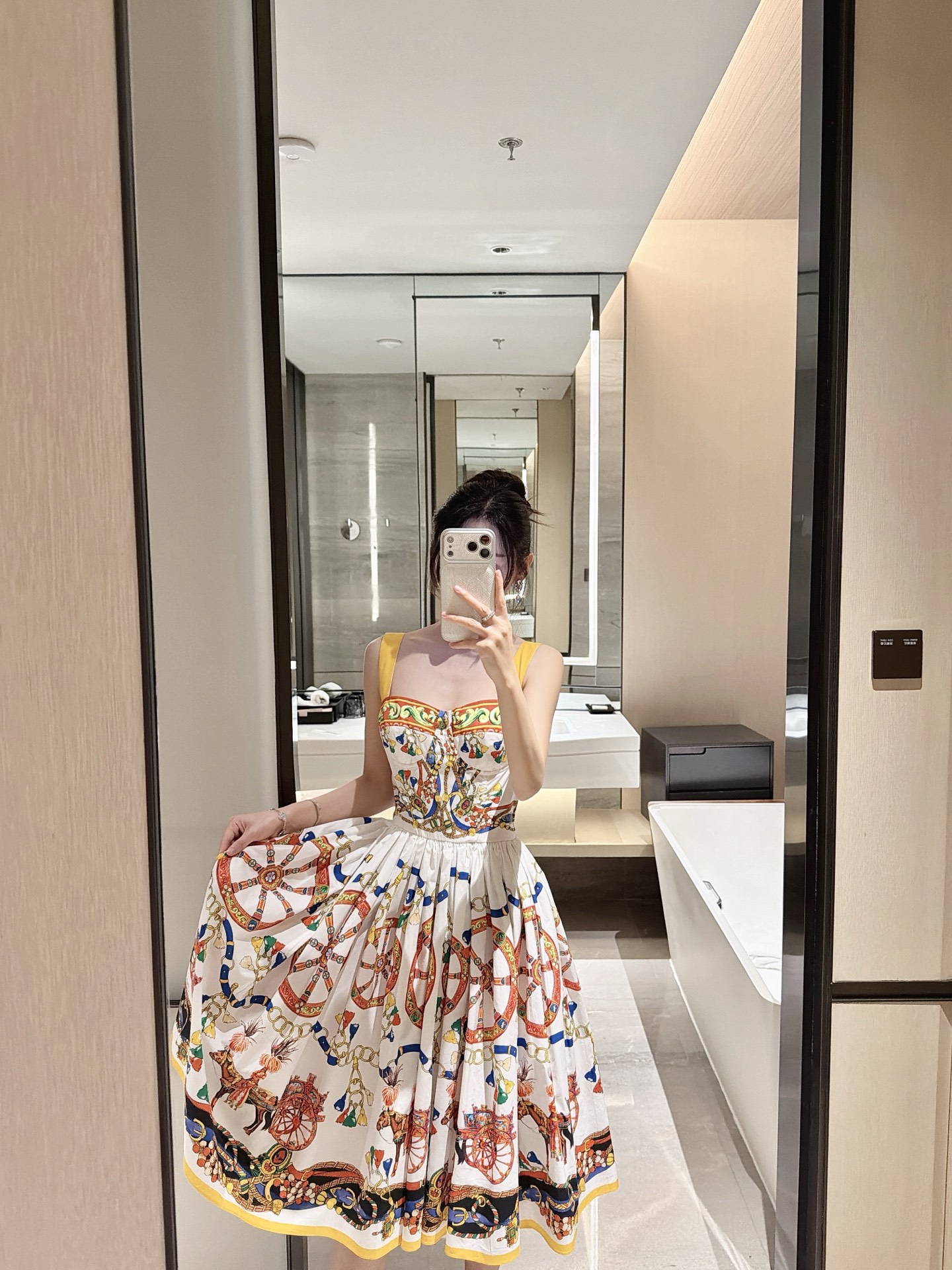 NO:737411,26 spring and summer new year of horse carriage series suspender dress!  Pure cotton print!  Celebrities' same style in stock 36-38-40-42,,skirts,1986090926春夏新款马年马车系列吊带连衣裙！纯棉印花！明星同款现货36-38-40-42,,skirts,,Women's clothing