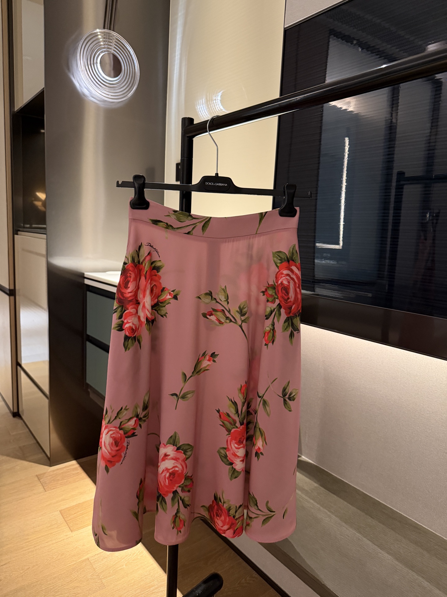 NO:740679,26 spring and summer new pink printed skirt, silk satin fabric, versatile ready-made 36-38-40-42p,,skirts,real silk,1986090926春夏新款粉色印花半裙真丝缎面料百搭现货36-38-40-42p,,skirts,real silk,,Women's clothing