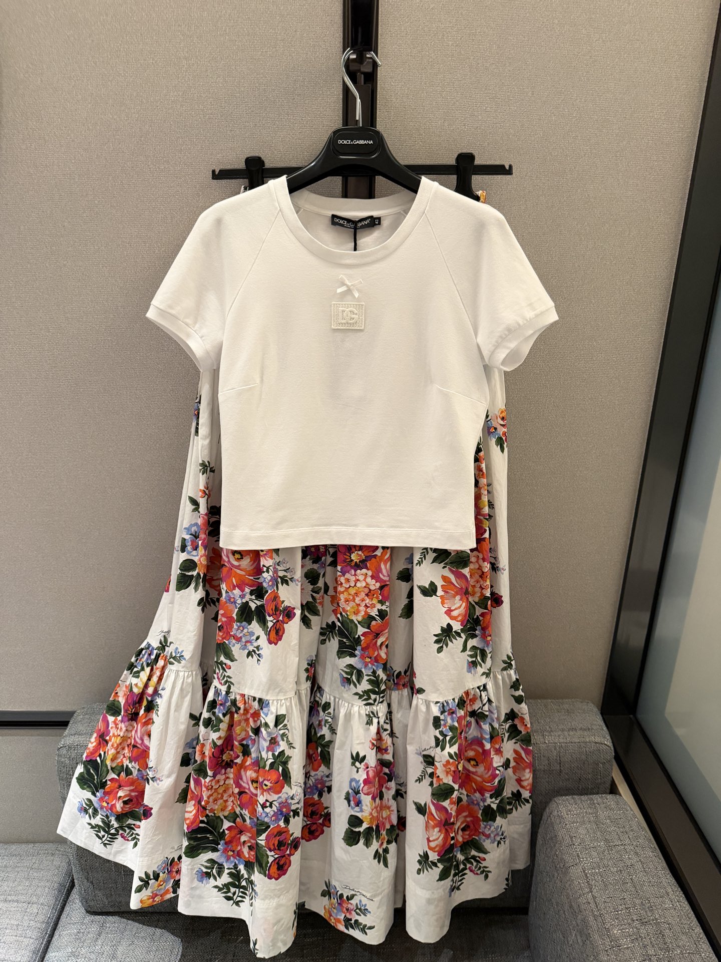 NO:748031,26 spring and summer new embroidered T-shirts in stock 36-38-40-42,,1986090926春夏新款刺绣T百搭现货36-38-40-42,,,Women's clothing