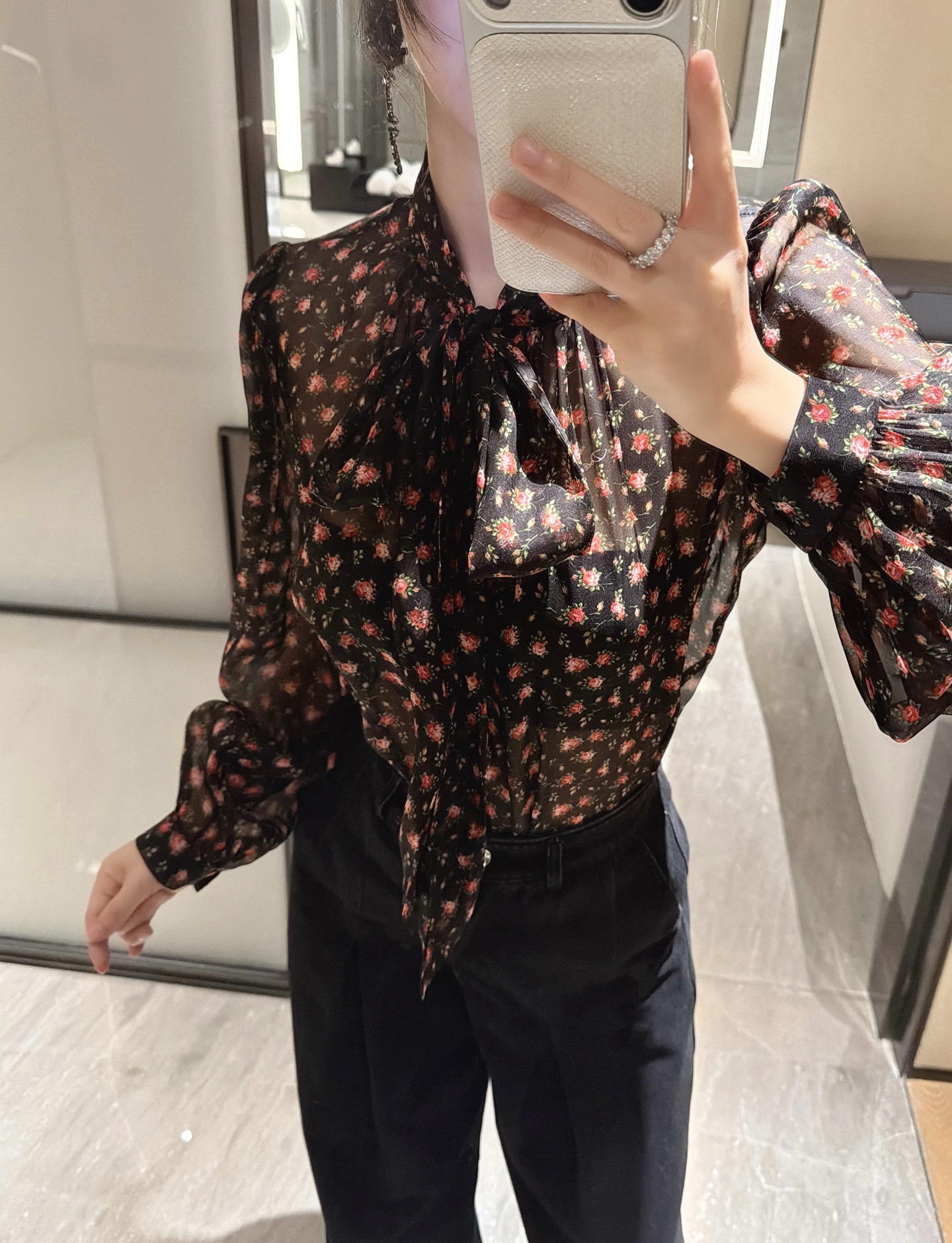 NO:748023,New spring and summer 26 silk floral shirts!  Gentle and intellectual spot 36-38-40-42,,real silk,1986090926春夏新款真丝碎花衬衣！温柔知性现货36-38-40-42,,real silk,,Women's clothing
