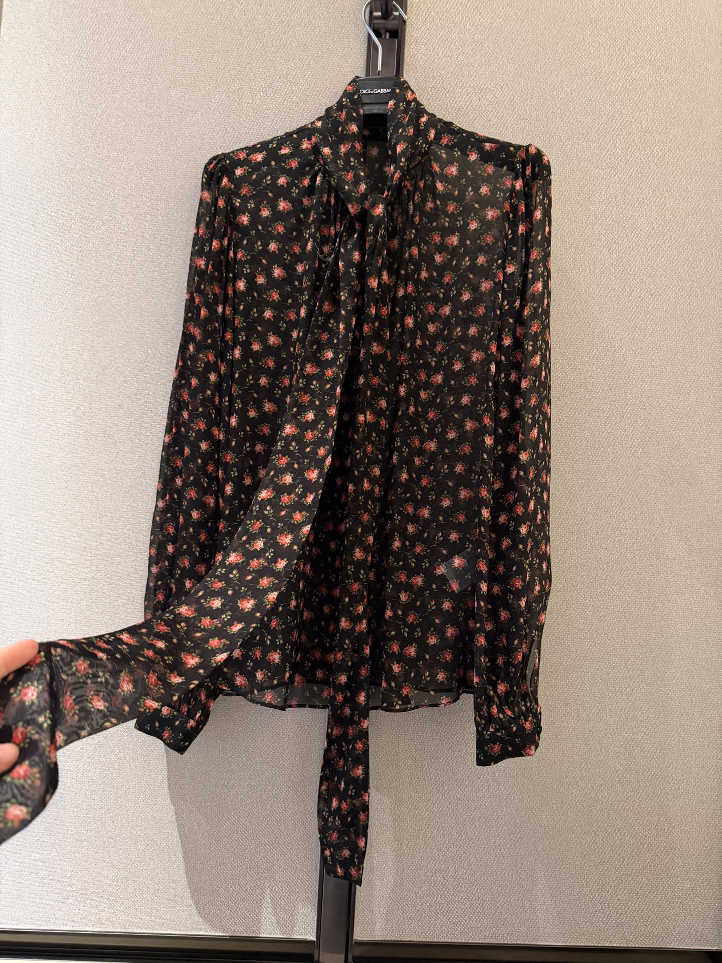 NO:748019,New spring and summer 26 silk floral shirts!  Gentle and intellectual spot 36-38-40-42p,,real silk,1986090926春夏新款真丝碎花衬衣！温柔知性现货36-38-40-42p,,real silk,,Women's clothing