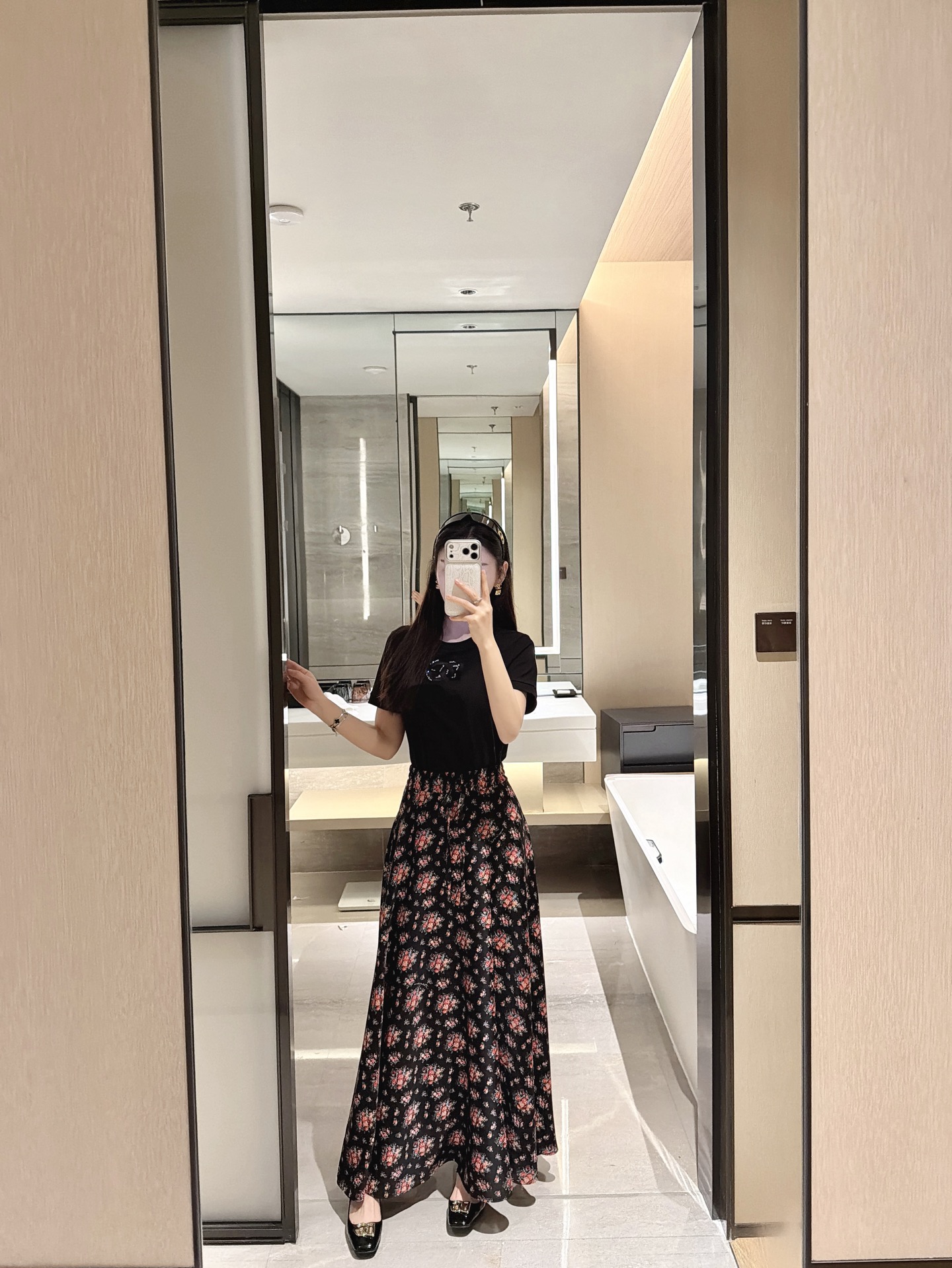 NO:748015,26 spring and summer new 19mm silk double bridge satin long skirt!  The materials used are huge!  Spot 36-38-40-42,,skirts,real silk,1986090926春夏新款19mm真丝双桥缎长半裙！用料非常巨大！现货36-38-40-42,,skirts,real silk,,Women's clothing