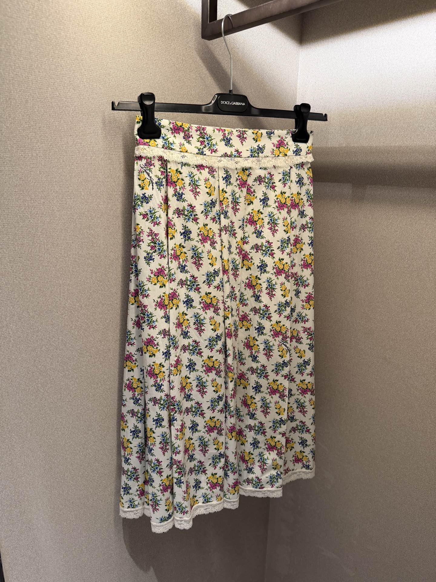 NO:752985,New floral cotton skirt for spring and summer 26!  Small floral patterns in stock 36-38-40-42p,,skirts,1986090926春夏新款碎花棉布半裙！小碎花图案现货36-38-40-42p,,skirts,,Women's clothing