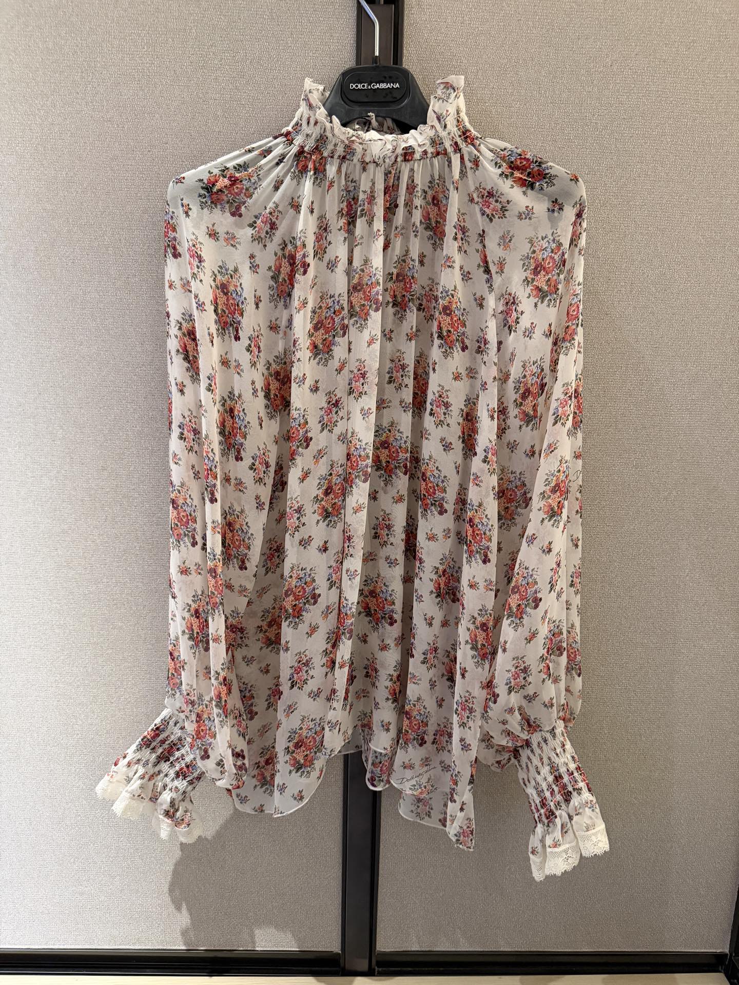 NO:761239,26 spring and summer new silk chiffon fabric shirt!  Small floral versatile orders are being shipped 36-38-40-42p, real silk,1986090926春夏新款真丝雪纺面料衬衣！小碎花百搭排单陆续出货36-38-40-42p,,real silk,,Women's clothing