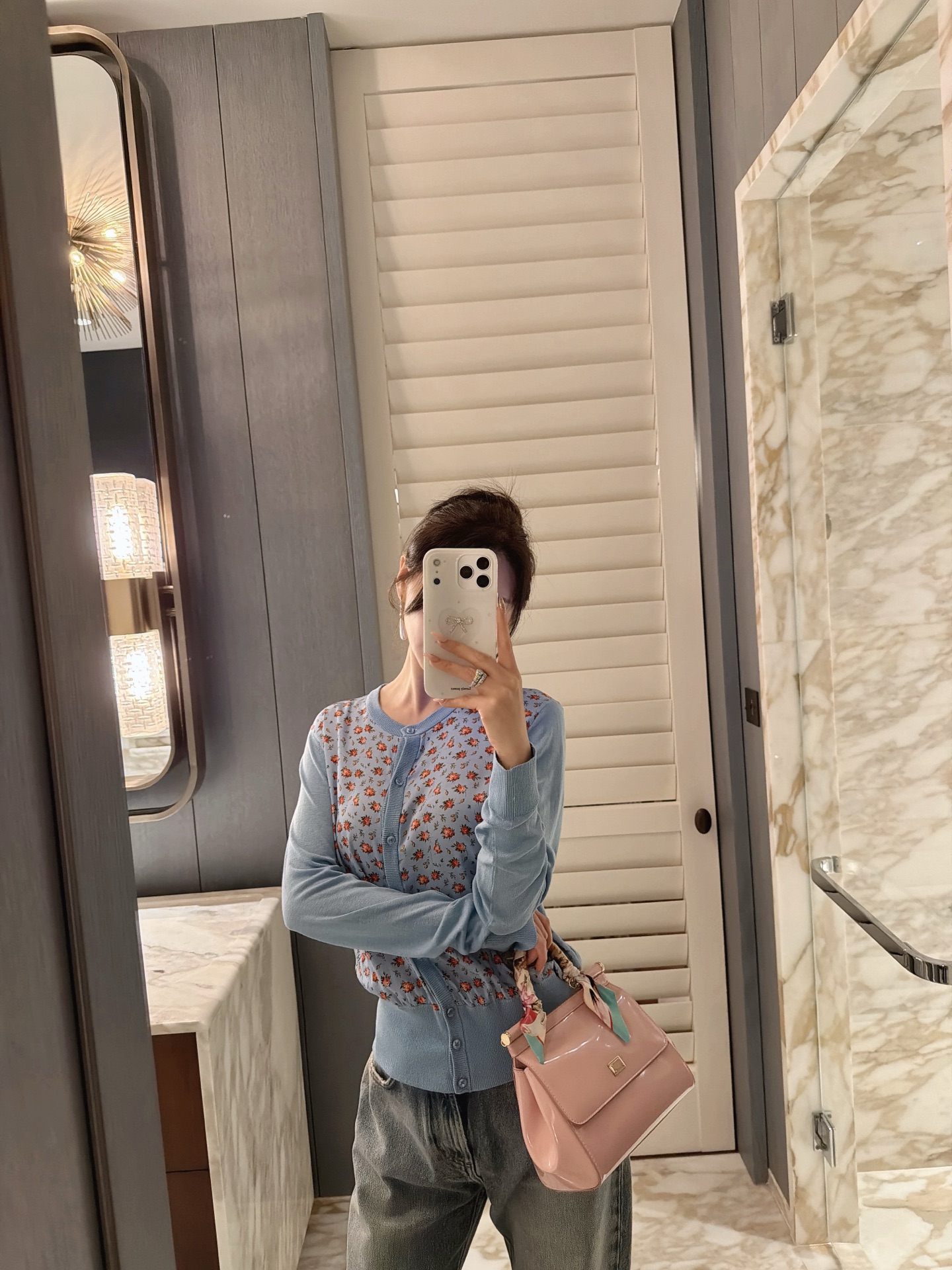 NO:797554,26 new spring and summer new G-Dragon silk yarn cardigan!  36-38-40-42, real silk, will be shipped one after another.1986090926春夏新款权志龙同款真丝纱线开衫！陆续出货36-38-40-42,,real silk,,Women's clothing