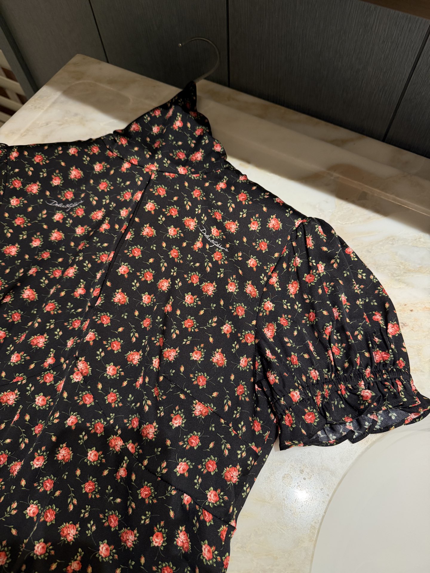 26春夏新款❤️真丝小碎花上衣！现货36-38-40-42