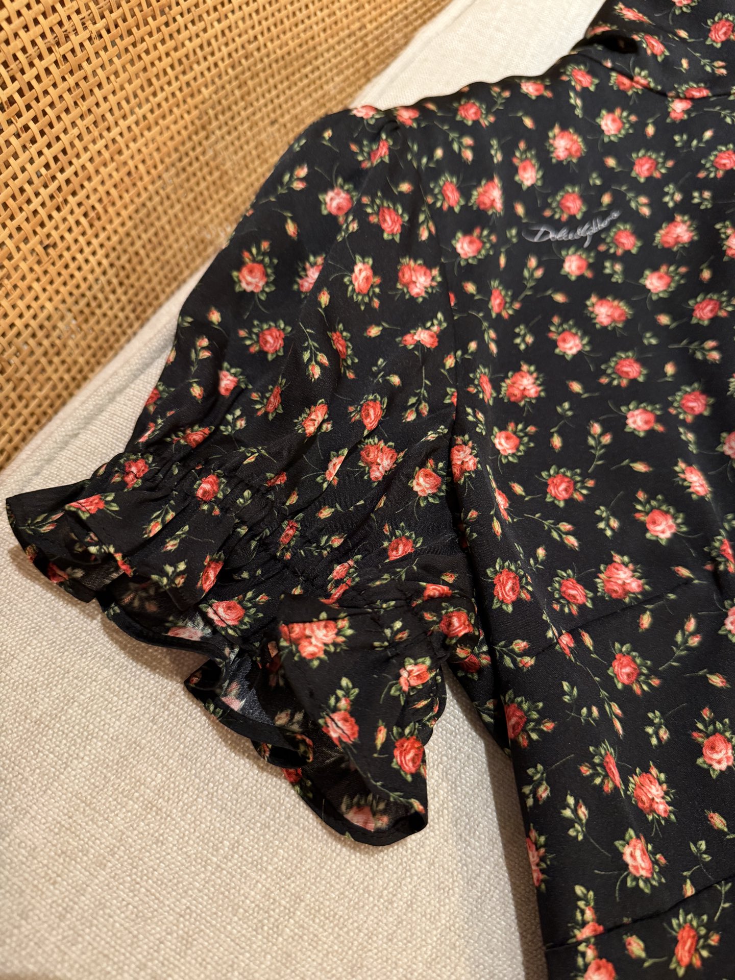 26春夏新款❤️真丝小碎花上衣！现货36-38-40-42