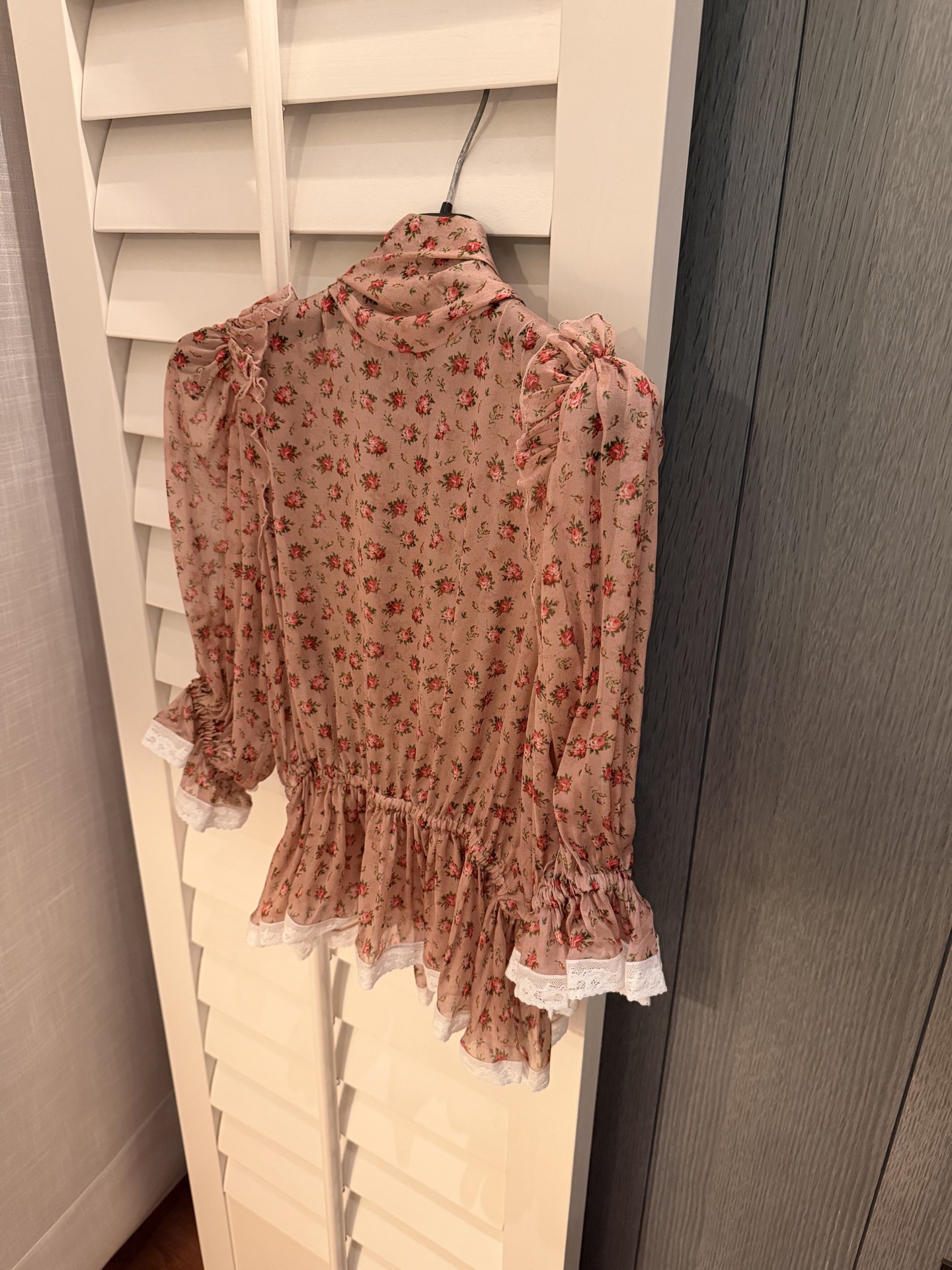 36春夏新款❤️真丝碎花上衣！现货36-38-40-42