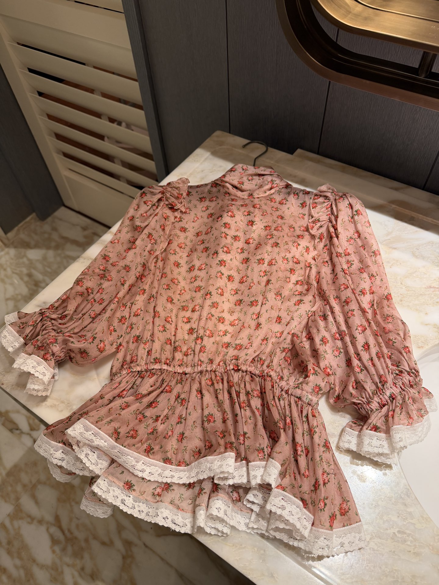 36春夏新款❤️真丝碎花上衣！现货36-38-40-42