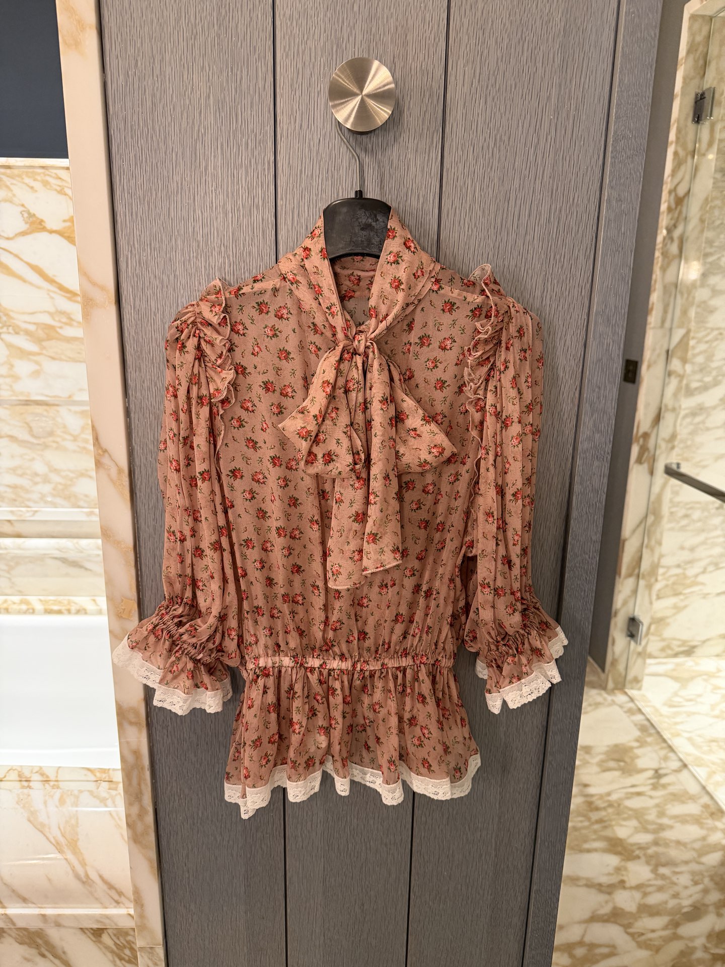 36春夏新款❤️真丝碎花上衣！现货36-38-40-42