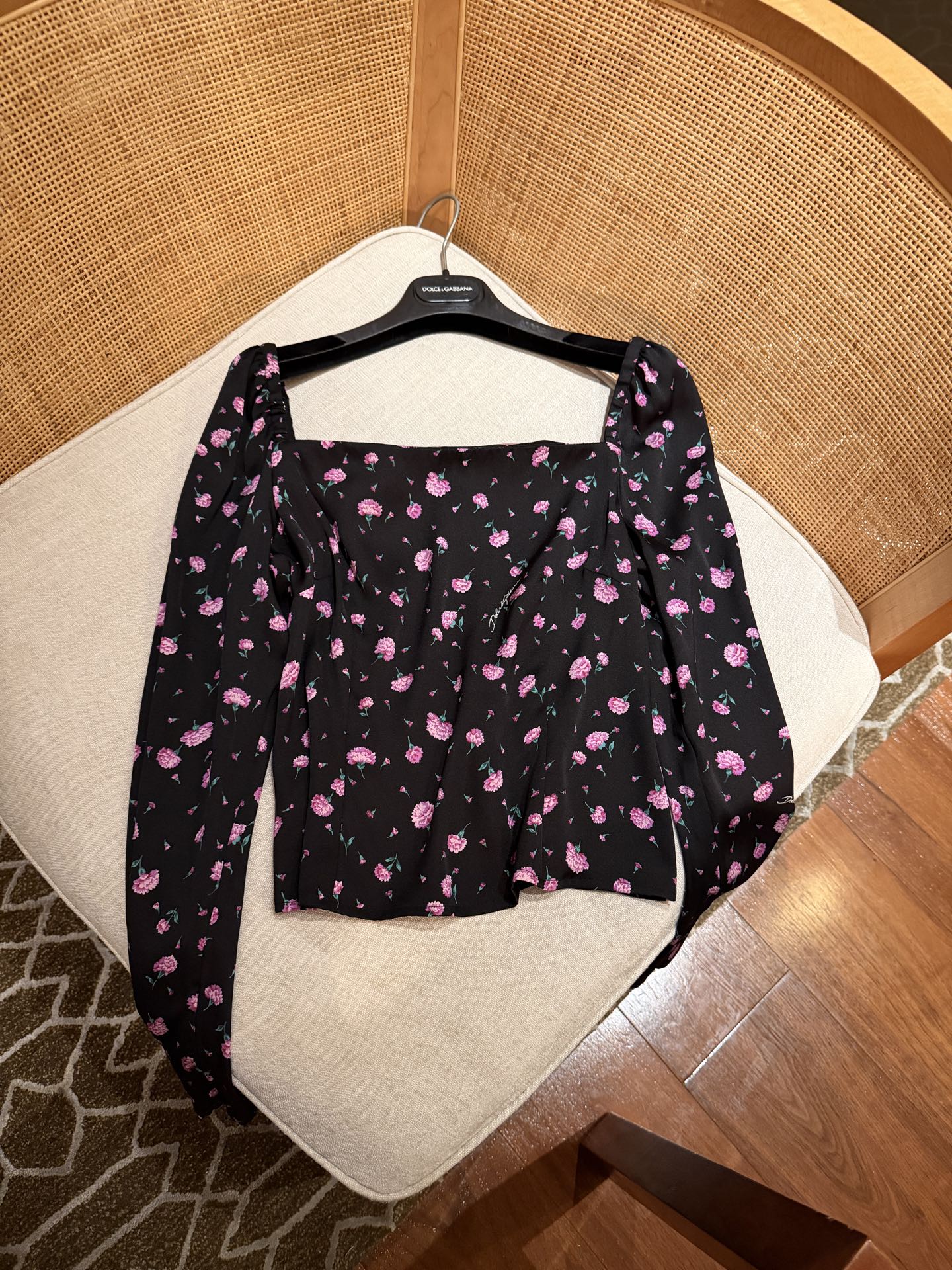 26春夏新款❤️真丝碎花上衣！时尚短款36-38-40-42