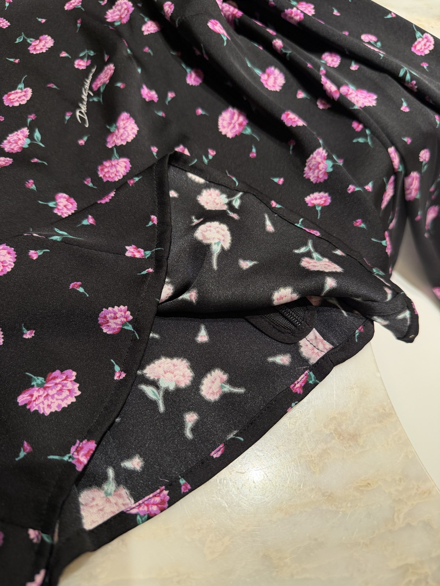 26春夏新款❤️真丝碎花上衣！时尚短款36-38-40-42