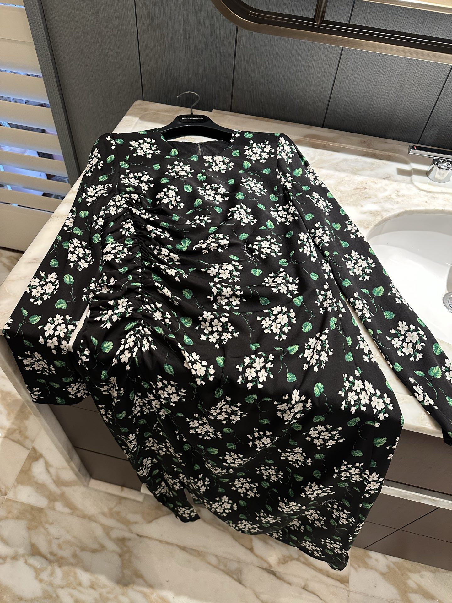 26春夏新款❤️真丝碎花收腰手摺连衣裙！里外全真丝面料排单15号出货36-38-40-42