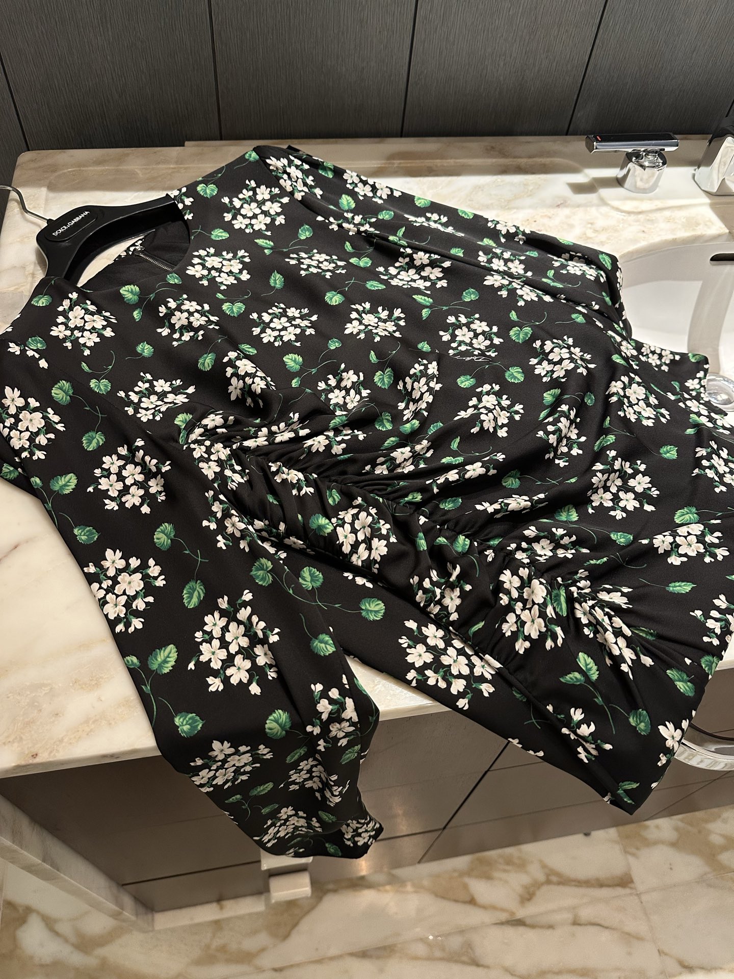 26春夏新款❤️真丝碎花收腰手摺连衣裙！里外全真丝面料排单15号出货36-38-40-42