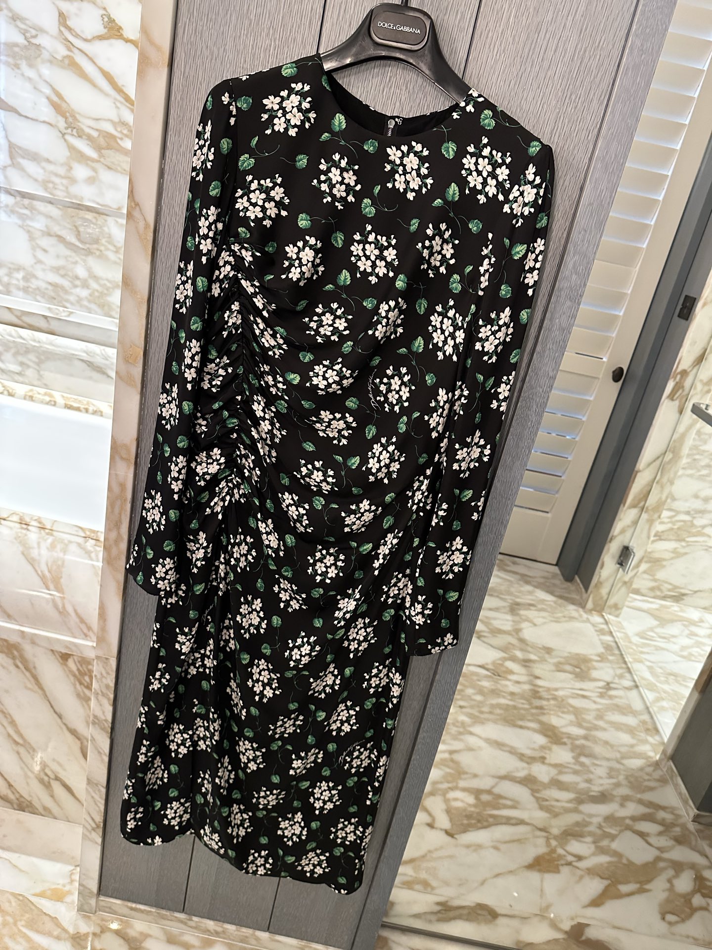 26春夏新款❤️真丝碎花收腰手摺连衣裙！里外全真丝面料排单15号出货36-38-40-42