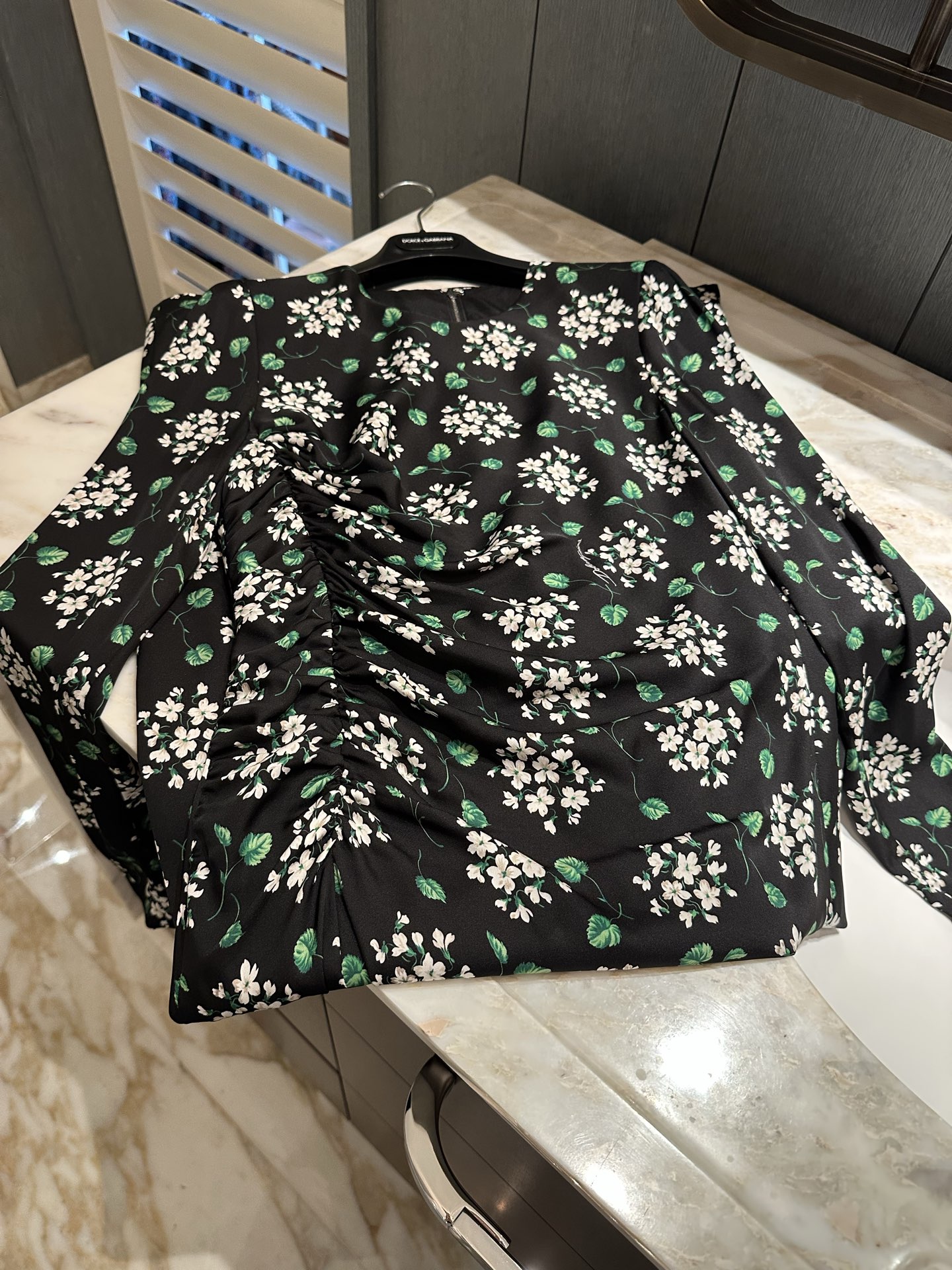 26春夏新款❤️真丝碎花收腰手摺连衣裙！里外全真丝面料排单15号出货36-38-40-42