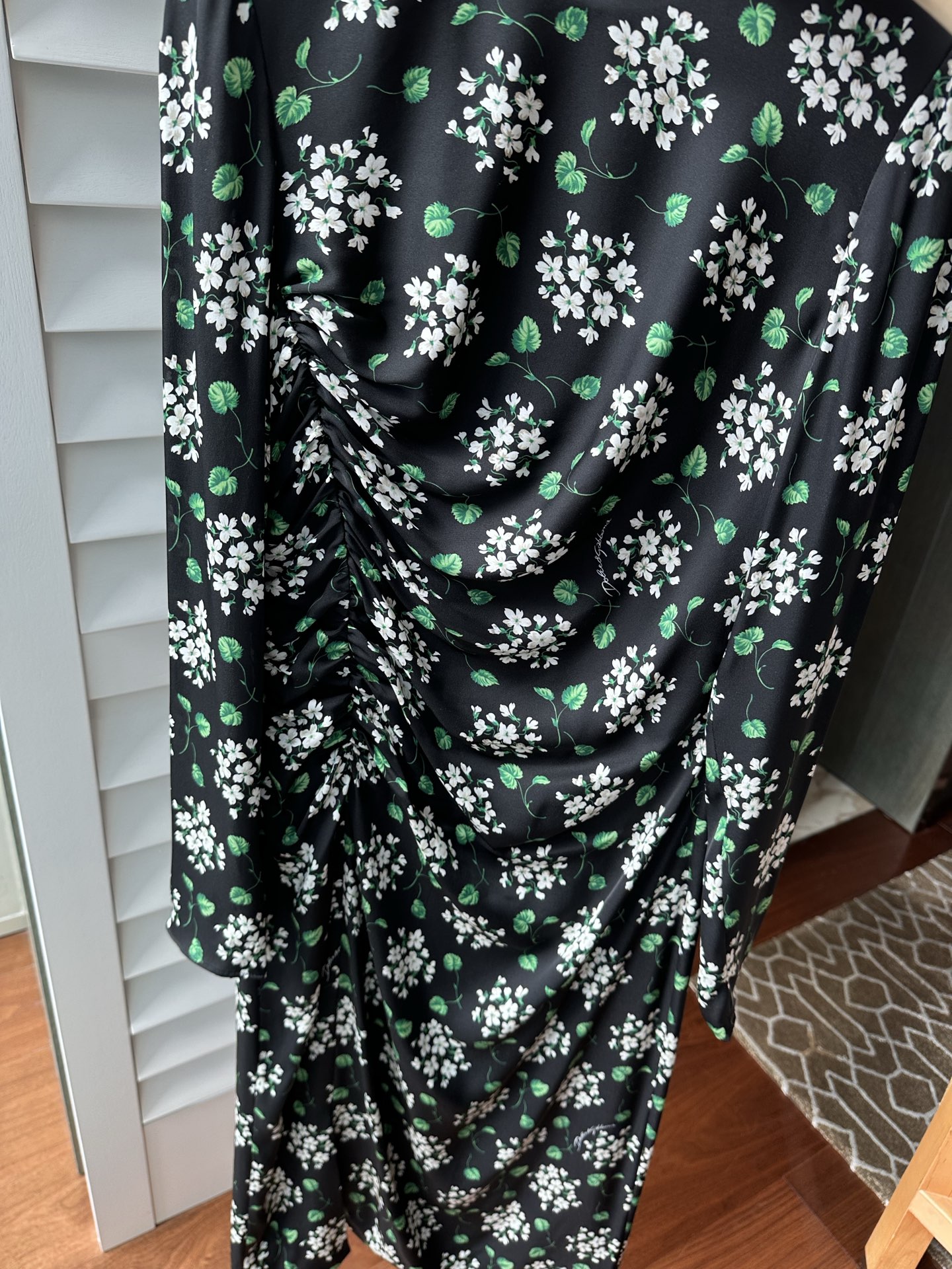 26春夏新款❤️真丝碎花收腰手摺连衣裙！里外全真丝面料排单15号出货36-38-40-42