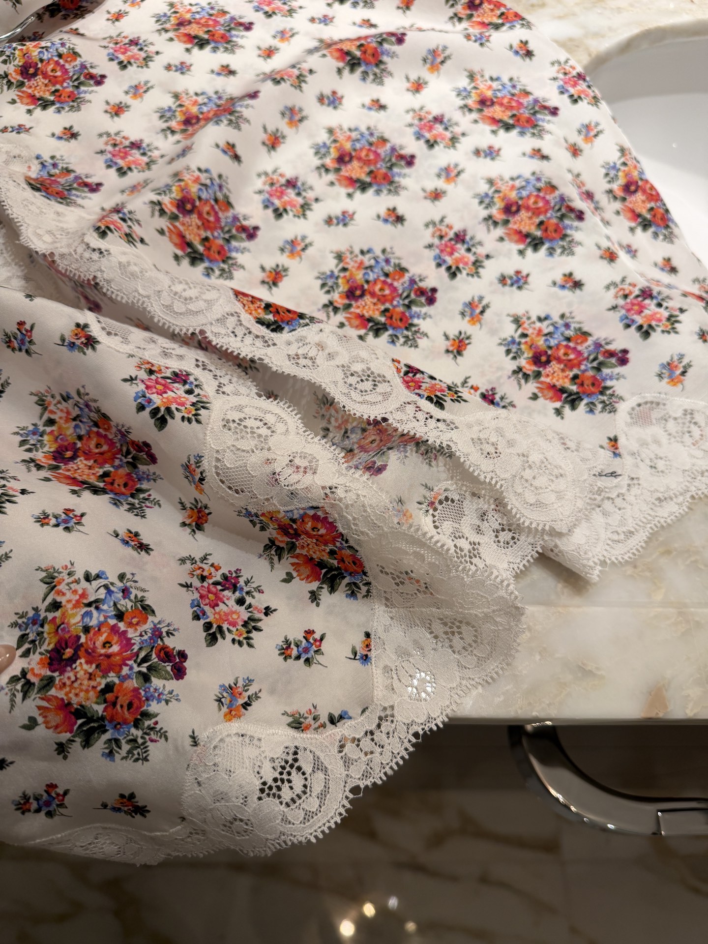 26春夏新款❤️真丝碎花拼接蕾丝半裙！现货36-38-40-42