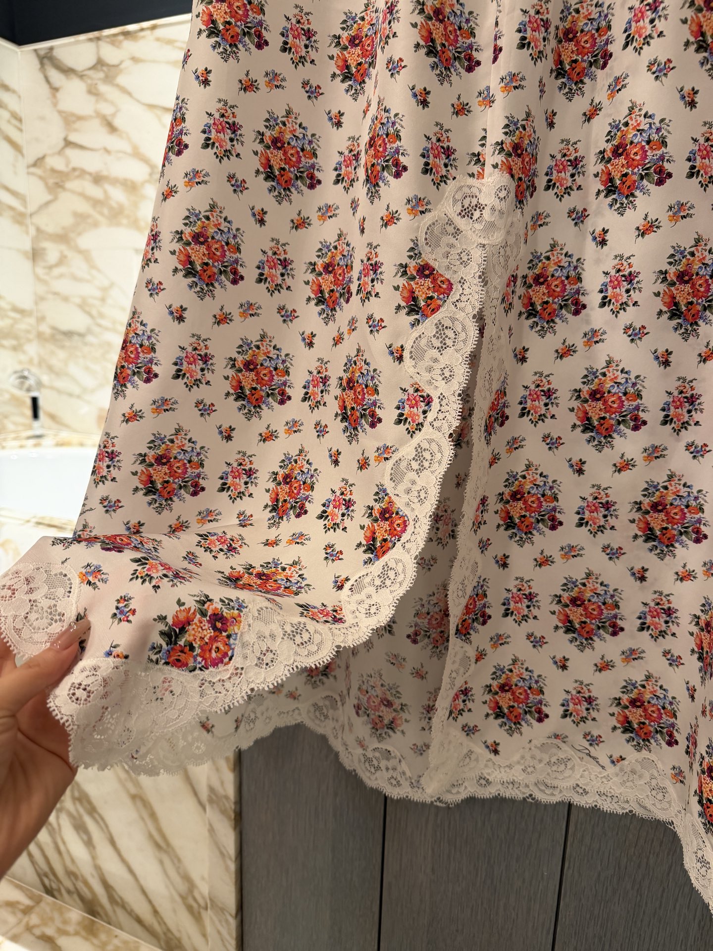 26春夏新款❤️真丝碎花拼接蕾丝半裙！现货36-38-40-42