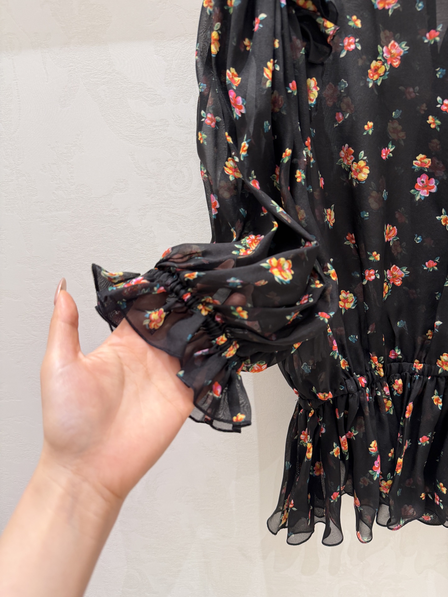 26春夏新款❤️小碎花真丝飘带上衣！现货36-38-40-42