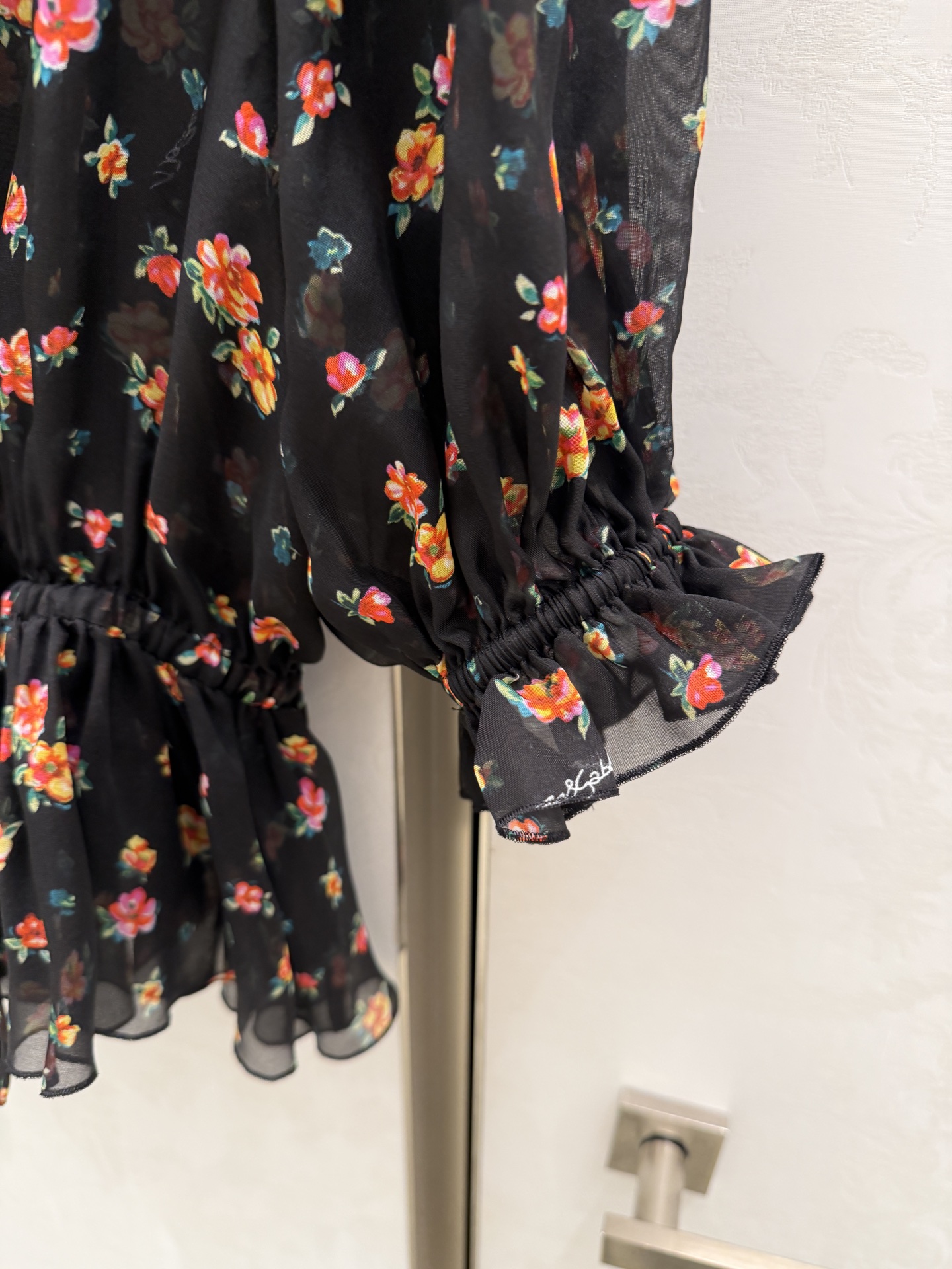 26春夏新款❤️小碎花真丝飘带上衣！现货36-38-40-42