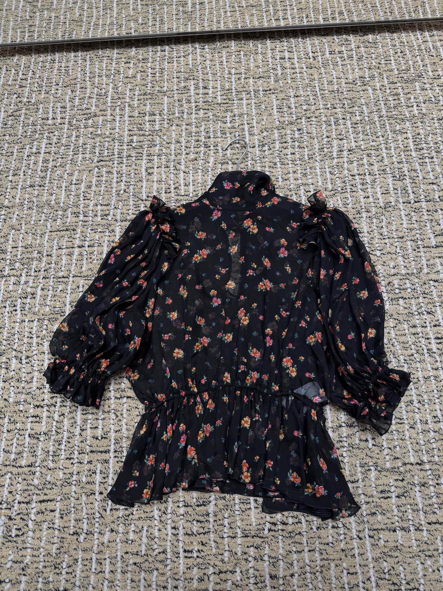 26春夏新款❤️小碎花真丝飘带上衣！现货36-38-40-42