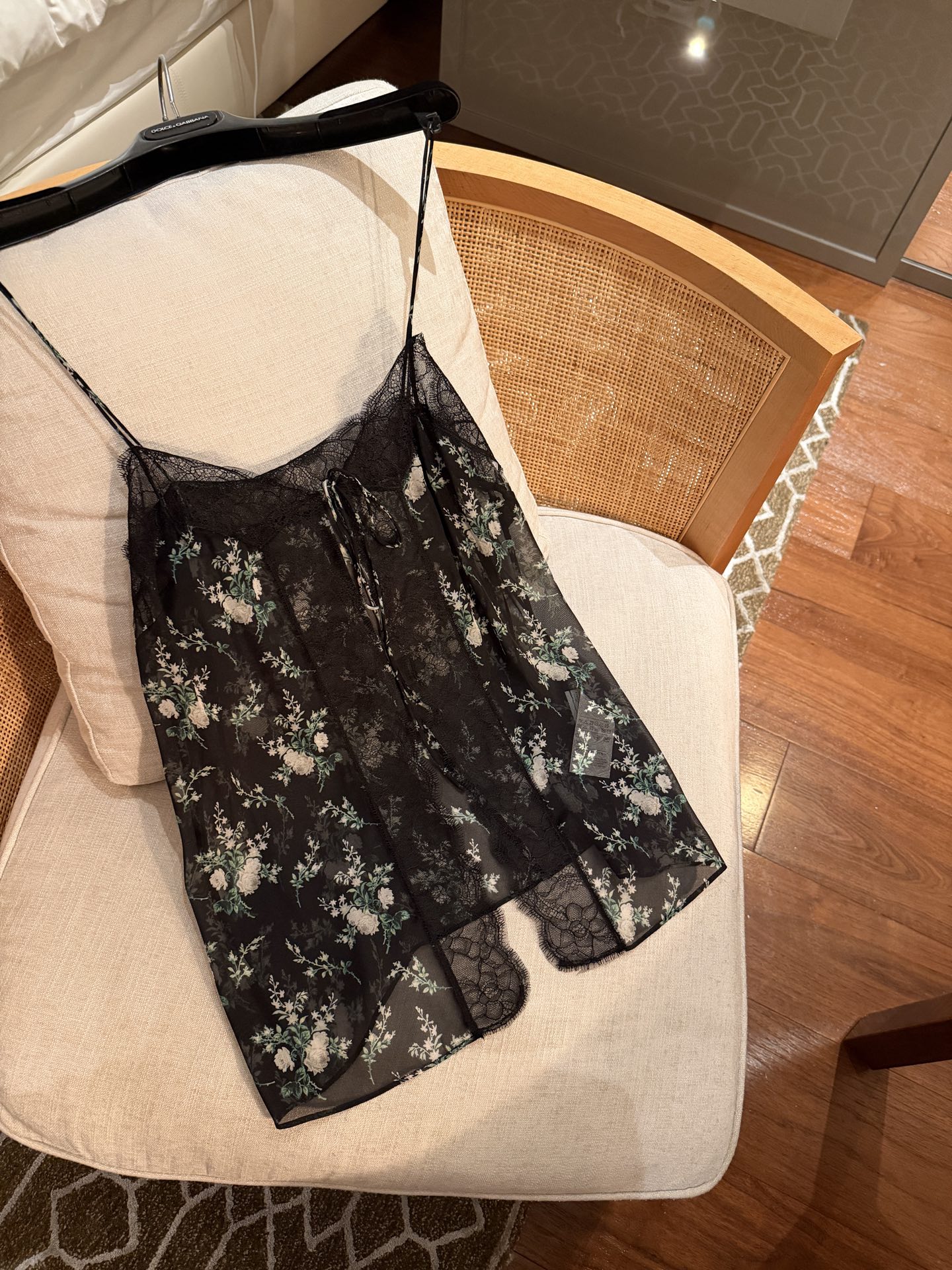 26春夏新款❤️真丝碎花吊带上衣！排单出货36-38-40-42