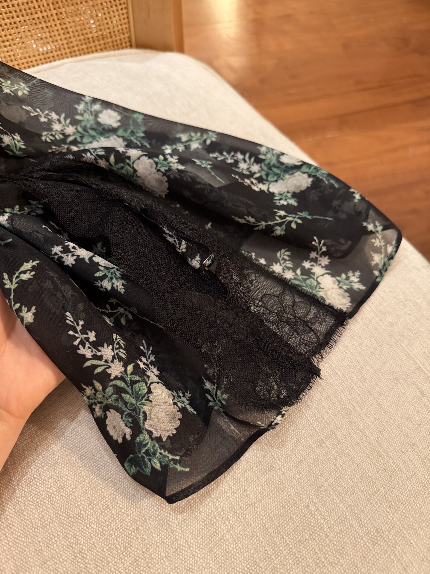 26春夏新款❤️真丝碎花吊带上衣！排单出货36-38-40-42