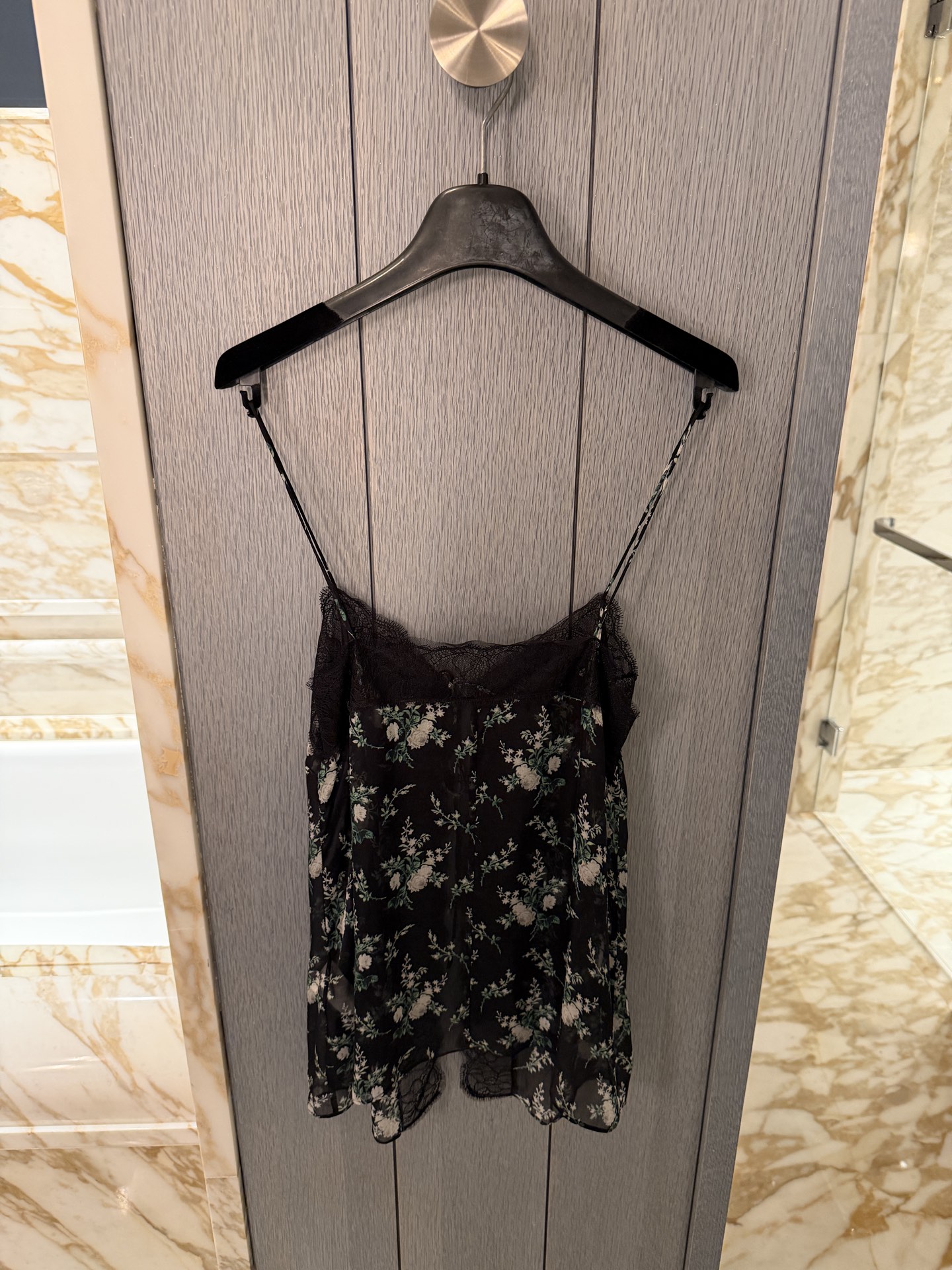 26春夏新款❤️真丝碎花吊带上衣！排单出货36-38-40-42