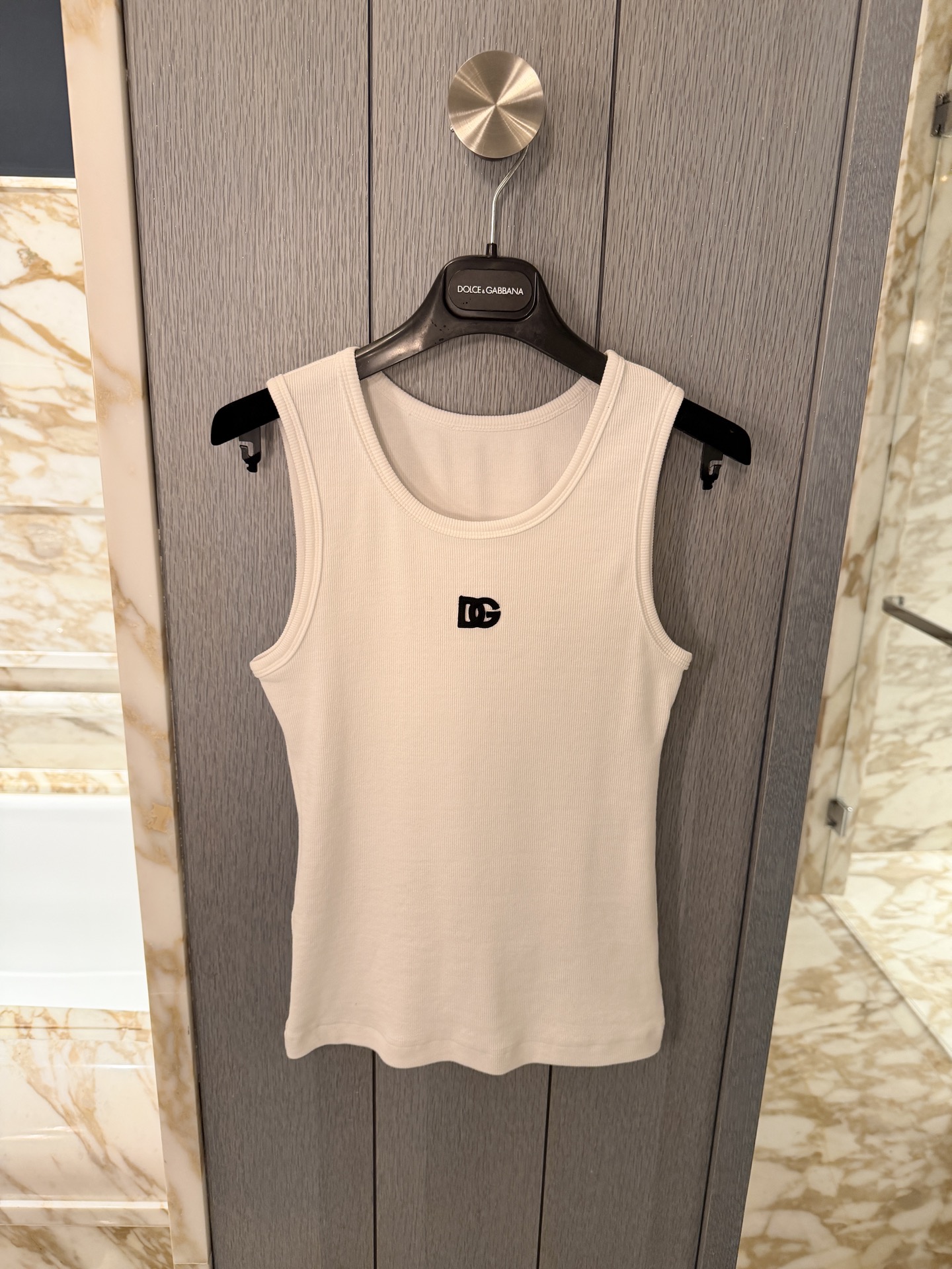 NO:803106,26 spring and summer new style super matching white T-shirt in stock 36-38-40-42,,1986090926春夏新款超好搭配的打底白T现货36-38-40-42,,,Women's clothing