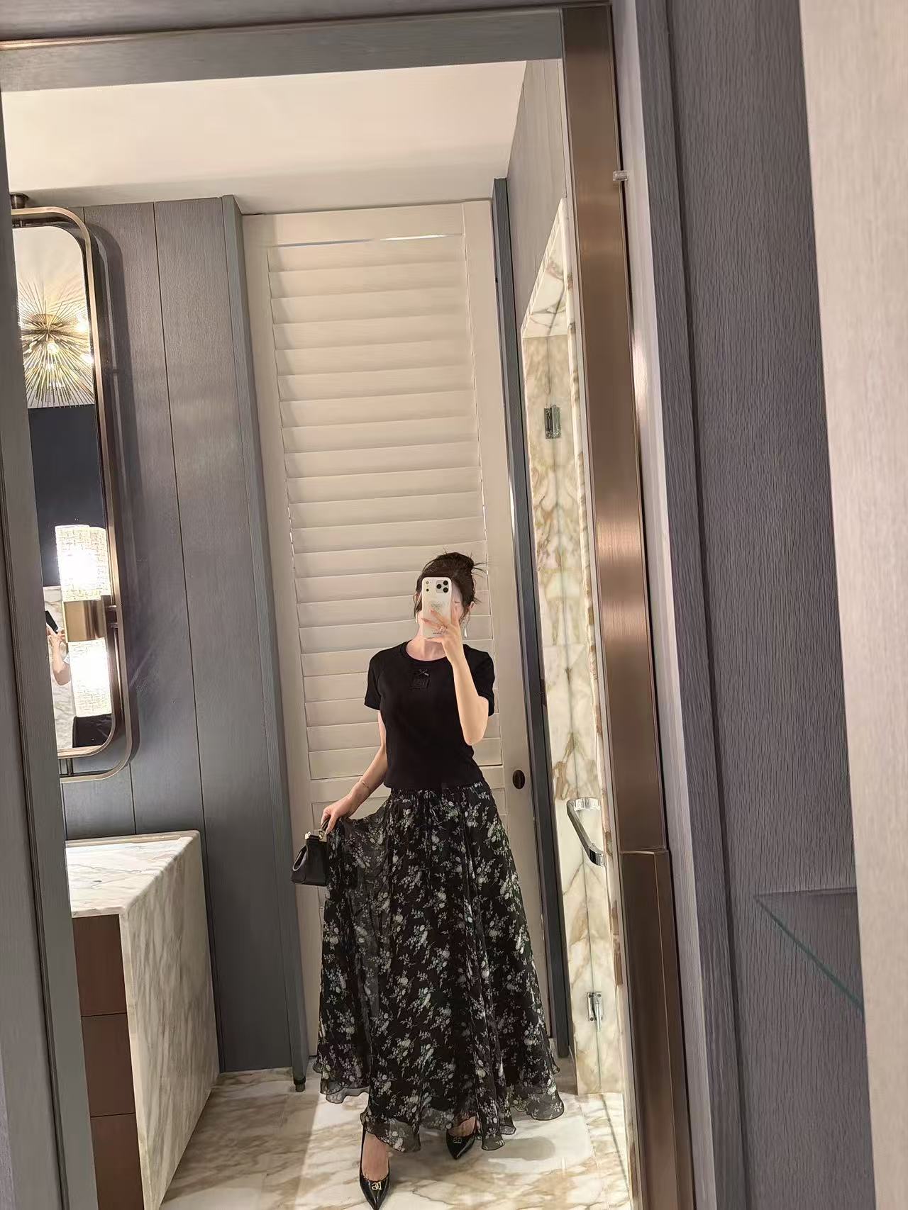 NO:807350,The new 26 spring and summer silk chiffon skirts are also available in stock 36-38-40-42p, skirts, real silk,1986090926春夏新款真丝雪纺半裙内寸也是真丝现货36-38-40-42p,,skirts,real silk,,Women's clothing