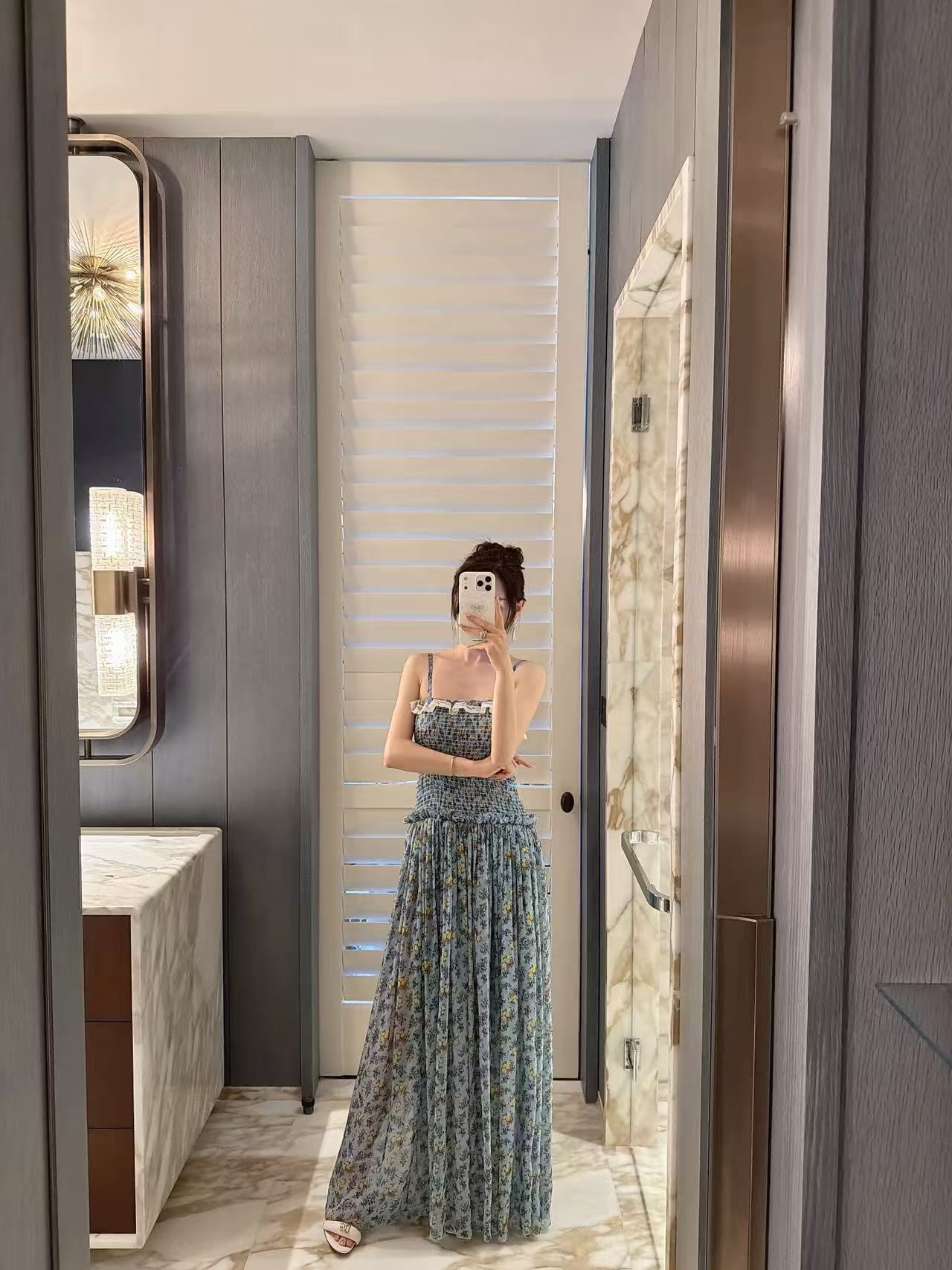 NO:828214,The 26 spring and summer new style of this silk chiffon dress has a half-length inner hem so that it won't show through!  Fresh and sweet small florals in stock 36-38-40-42, skirts, real silk,1986090926春夏新款这款真丝雪纺连衣裙下摆有加一个半截打底内寸这样就不会透！清新甜美小碎花现货36-38-40-42,,skirts,real silk,,Women's clothing