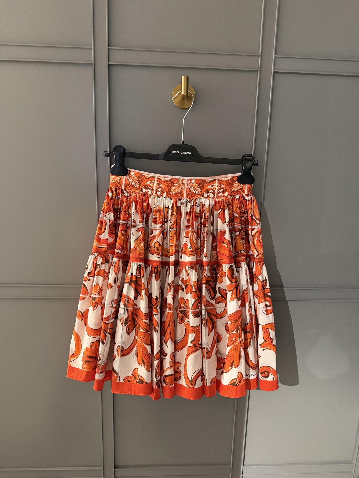 NO:873615,The new red ceramic glaze series for spring and summer 26 is here!  The skirt looks great when paired with a white T of the same color. Available now: 36-38-40-,,skirts,1986090926春夏新款红色陶釉系列来啦！半裙搭配同色系的白T也是非常好看现货36-38-40-,,skirts,,Women's clothing