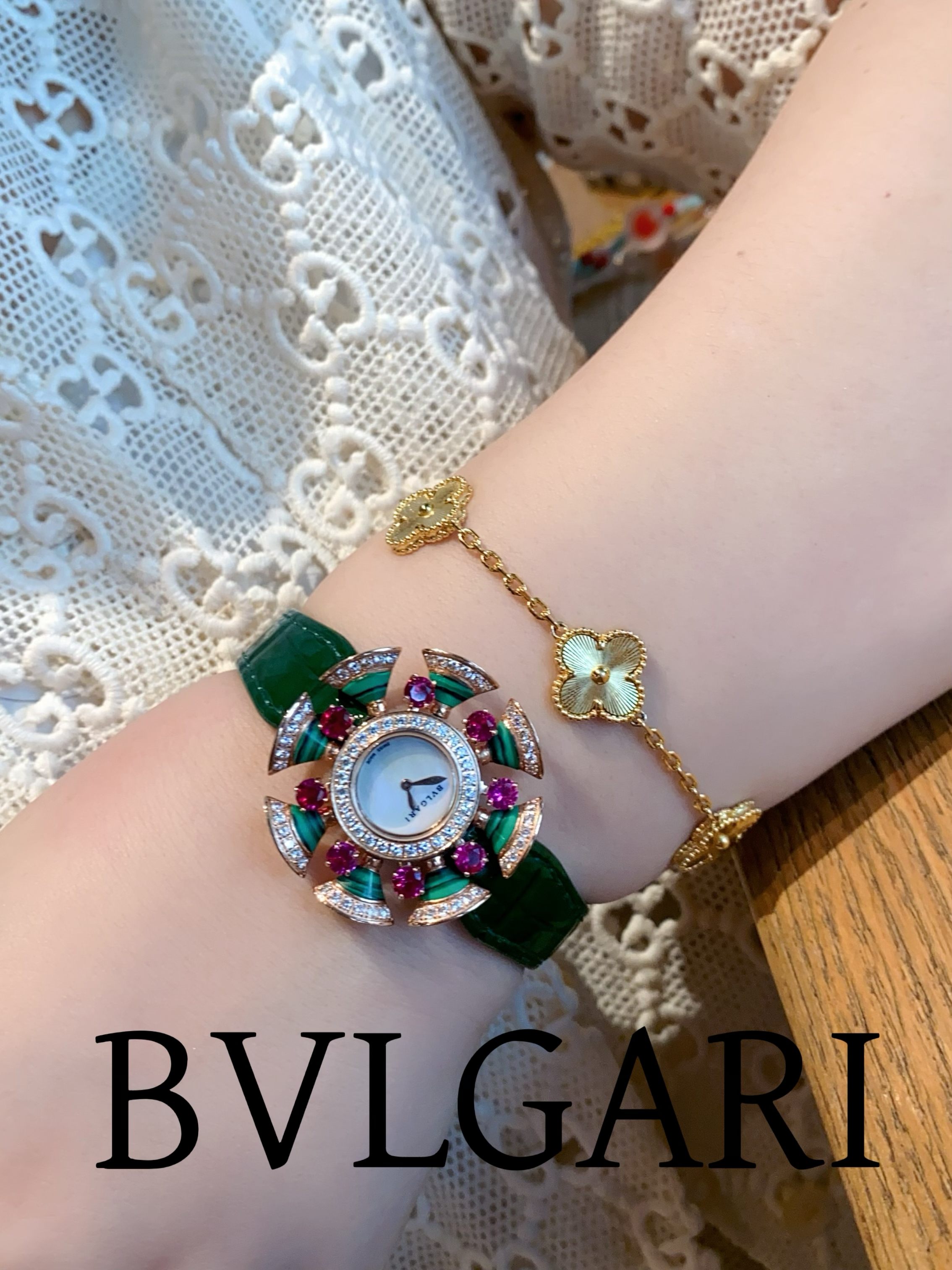 NO:158442,White shell noodles. Full of diamond noodles Divas' Dream!  Here comes!  Model 103752 Bulgari DIVAS’ DREAM series watches are set with round brilliant-cut diamonds, amethyst, white mother-of-pearl dial, purple Italian cowhide strap. Waterproof depth up to 30 meters Equipped with Swiss Ronda quartz movement, 33mm diameter rose gold case, rose gold petals are set with round brilliant-cut diamonds, and alternately inlaid with four purple crystals, mother-of-pearl dial, purple Italian cowhide strap and rose gold folding buckle. Divas’ Dream watch is full of bright colors and vitality, inviting people to embrace life with enthusiasm. This exquisite work is from the prosperous 