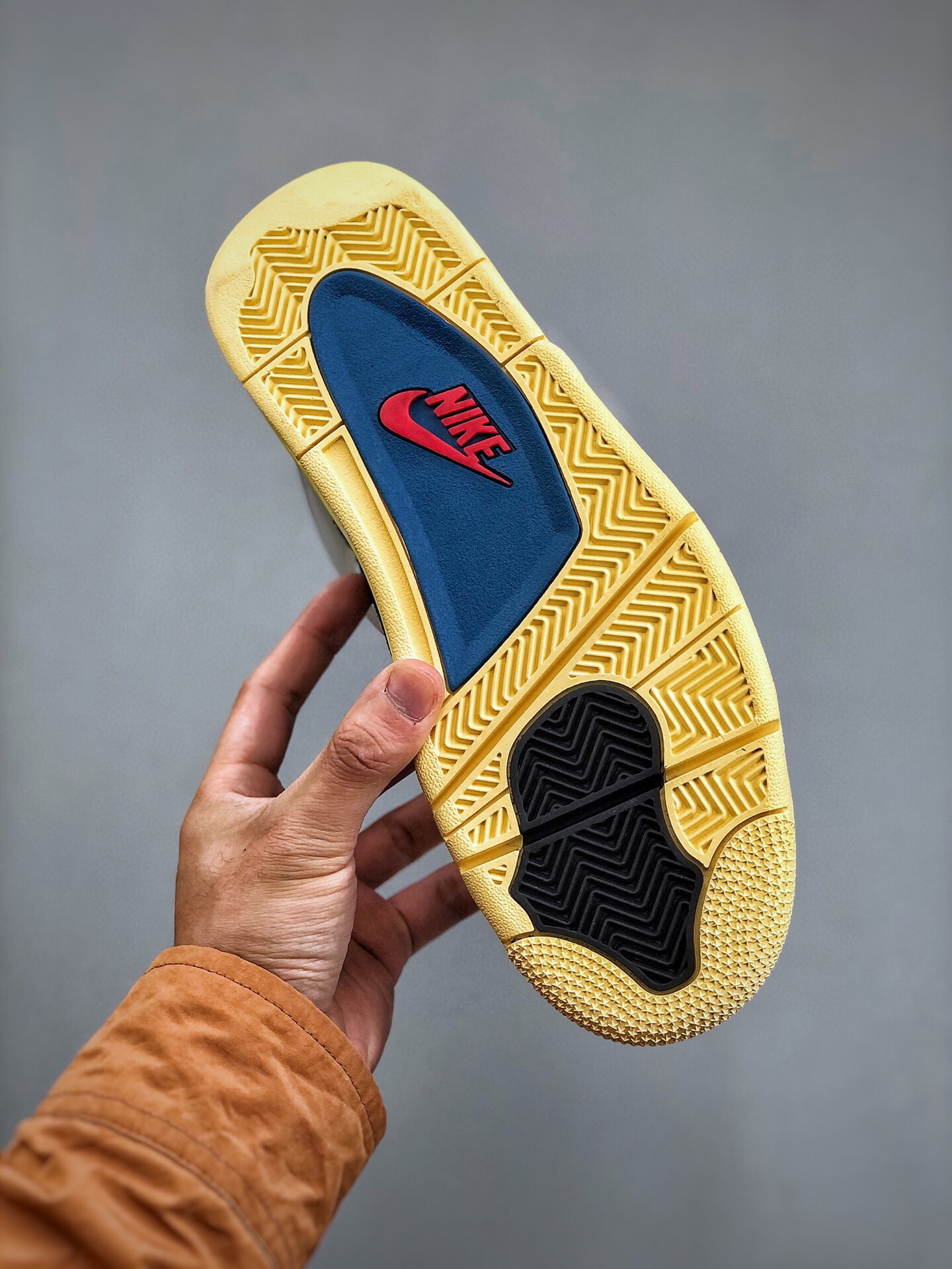 GX Union LA x Air Jordan AJ4 Retro オノワール 特徴