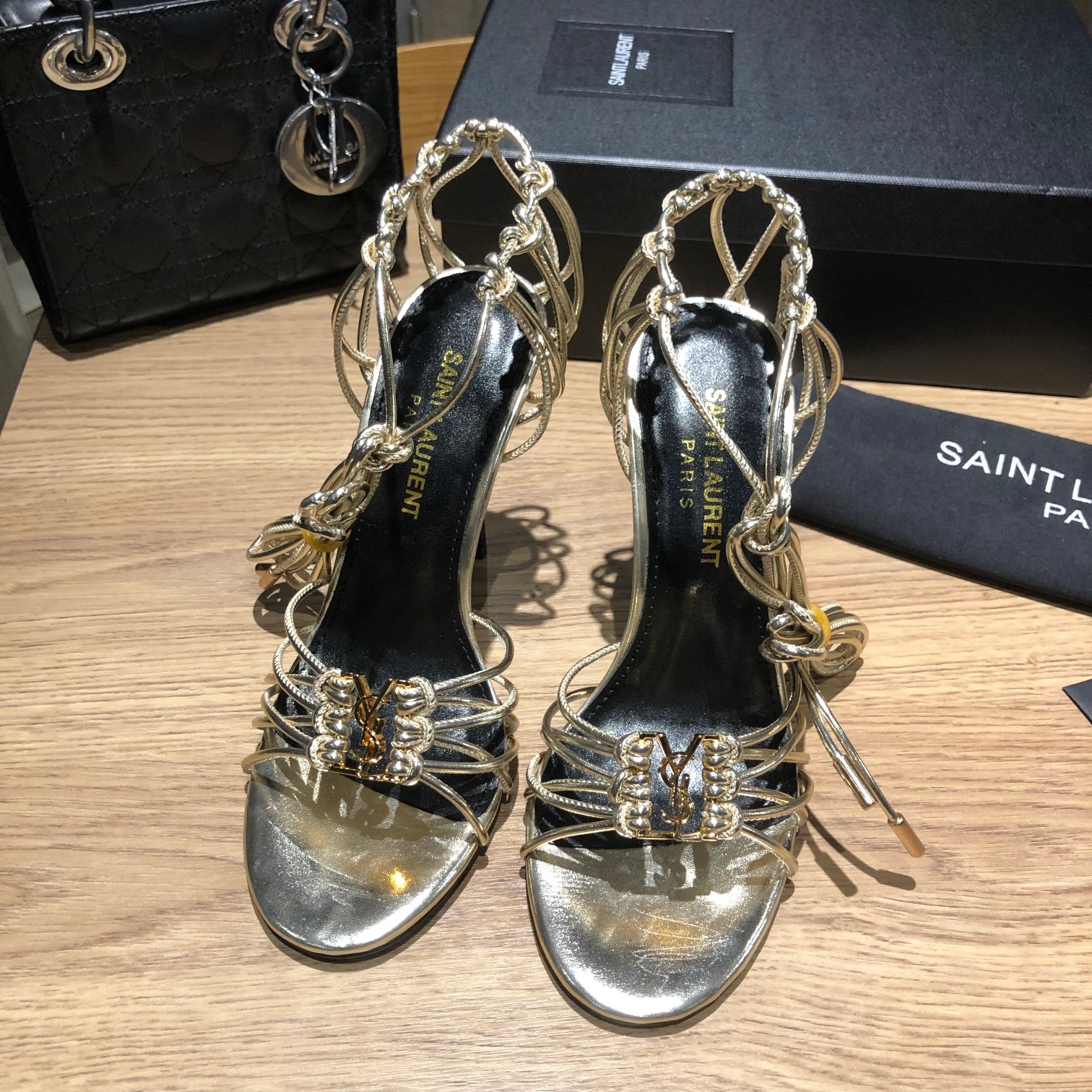 NO:407504,'SAINT LAURENT Saint Laurent' is a cool summer hit, making it a brilliant debut!  Original open mold letter buckle Italian leather outsole. Heel height: 10.5cm Color: black, apricot, brown, brown, red Size: 35-40 (40 41 custom made without return), high heels sandals, saint laurent, saint laurent, sandals, high heels, Leather soles19860909「SAINT LAURENT 圣罗兰」 夏日清凉爆款,闪亮登场！ 原版开模字母扣 意大利真皮大底. 跟高:10.5cm 颜色:黑色,杏色,棕色,咖色,红色 Size:35-40（40 41订做不退换),高跟鞋凉鞋,saint laurent,saint laurent,sandals,high heels,Leather soles,Women's Shoes