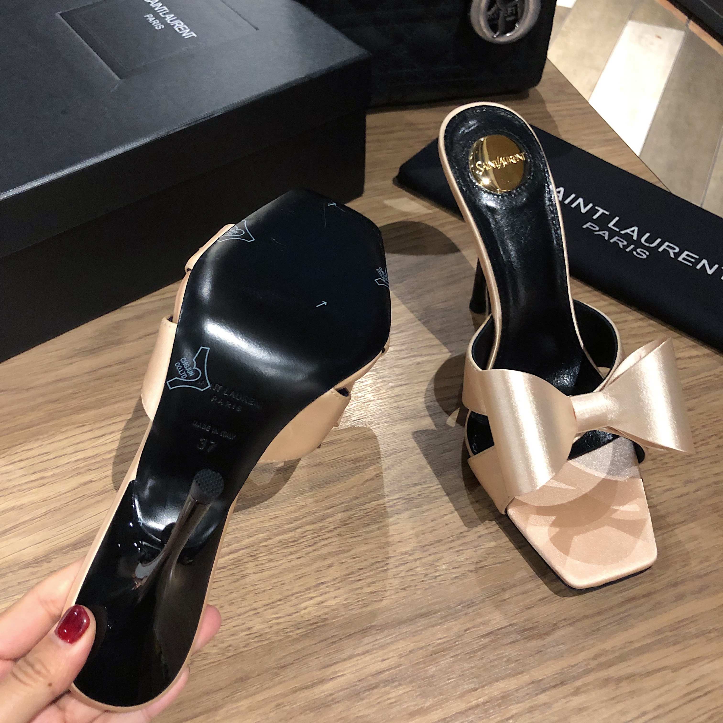 Saint Laurent Classic Luxury Leather Shoe Loafer Ref 9
