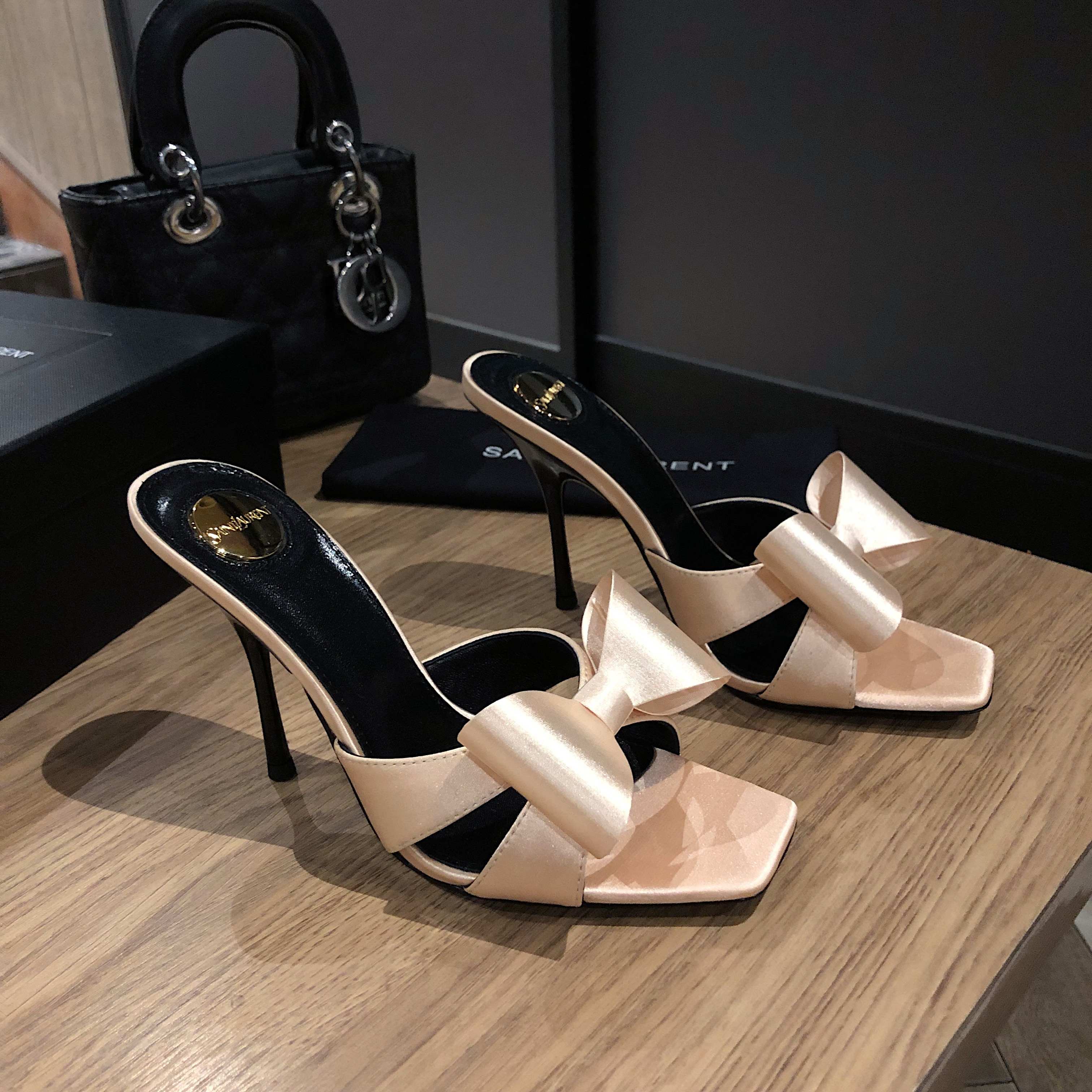 Saint Laurent Classic Luxury Leather Shoe Loafer Ref 7