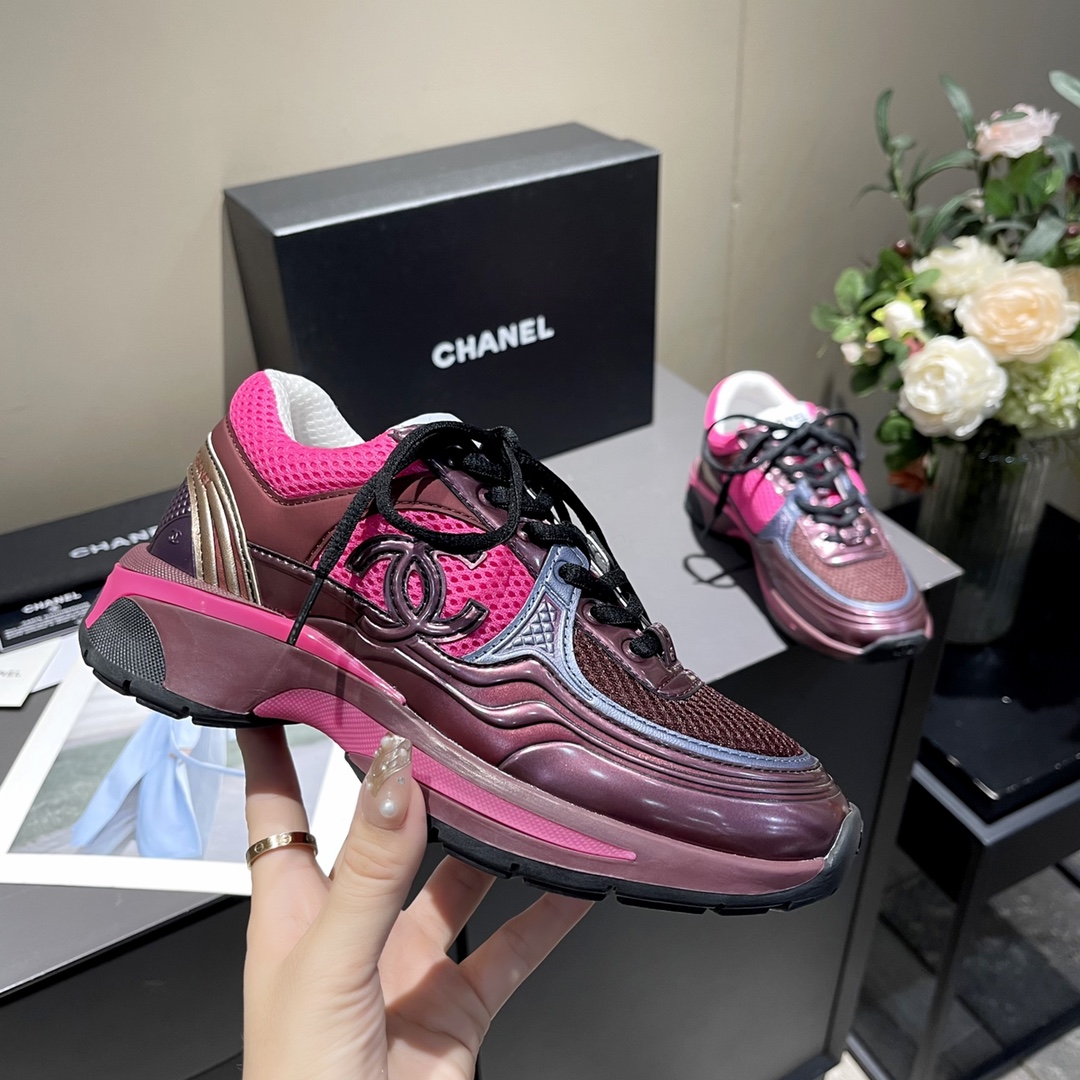 Chanel 23C Chanel 2023 F1 🛍📦
▪️ : + ▪️ ▪️ ▪️ 3.5CM
▪️Taglia: 35 42 39 45