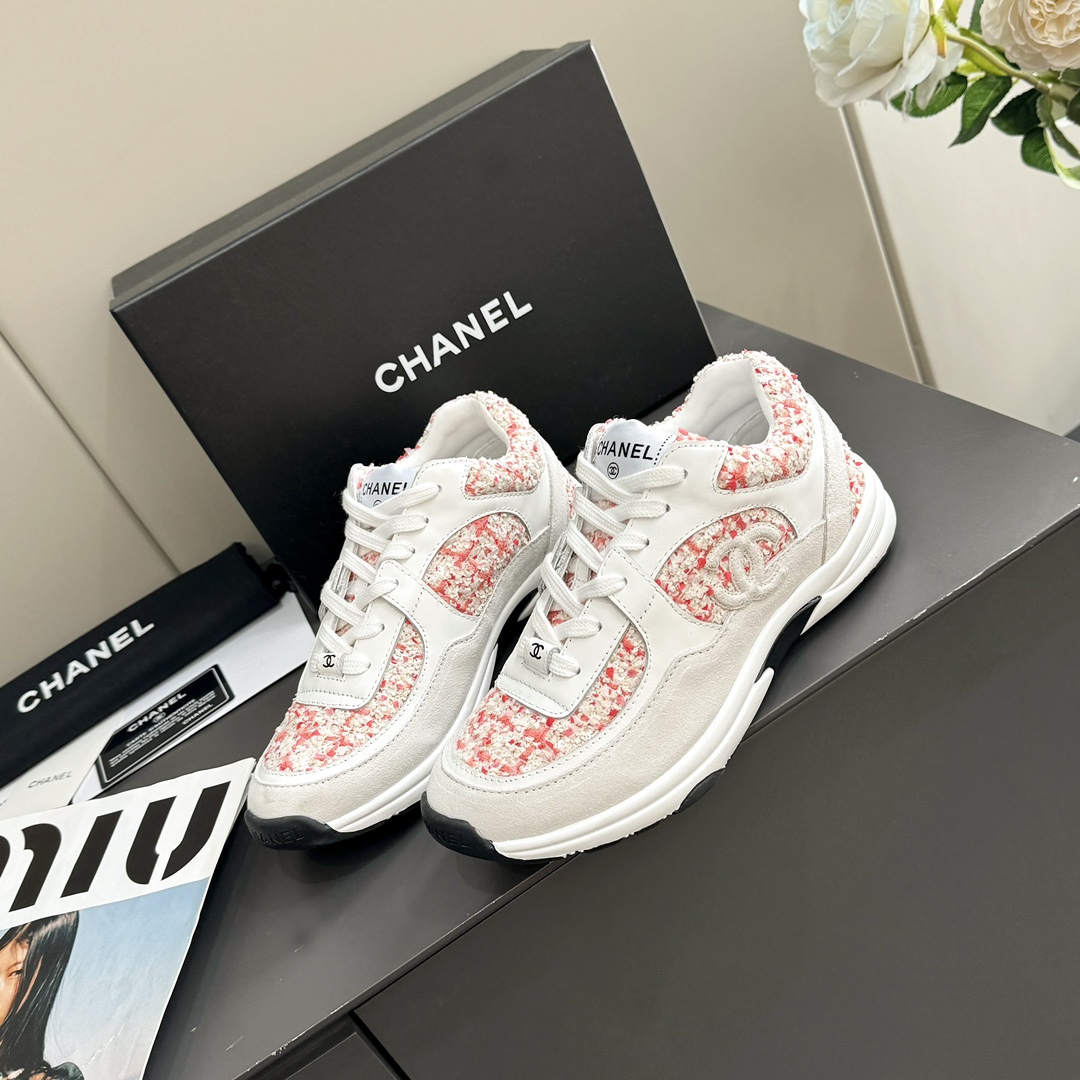 NO:234607,Female/Male Ch@nel 25K Couple Sneakers Big hits with coats, sweaters are also super good-looking. Mix of fabric woolen and linen   high mercerized velvet. Various color combinations   reflective edges. Design sense of breathable and comfortable inner. Fashionable essence must be included. Sizes 35~41 for women, 39~45 for men (female 42, 45, 46 for men, no return or exchange), casual shoes/sneakers, sweaters19860909女/男 Ch@nel 25K 粗花毛呢情侣款运动鞋 大爆款 搭配大衣,毛衣也超级好看 面料呢子和亚麻的混合 高丝光牛绒 多种拼色 反光边料的设计感 透气舒适内里 时髦精必入 码数女35～41,男39～45（女42,男45、46,不退不换）,休闲鞋/运动鞋,sneakers,sweaters,Women's Shoes