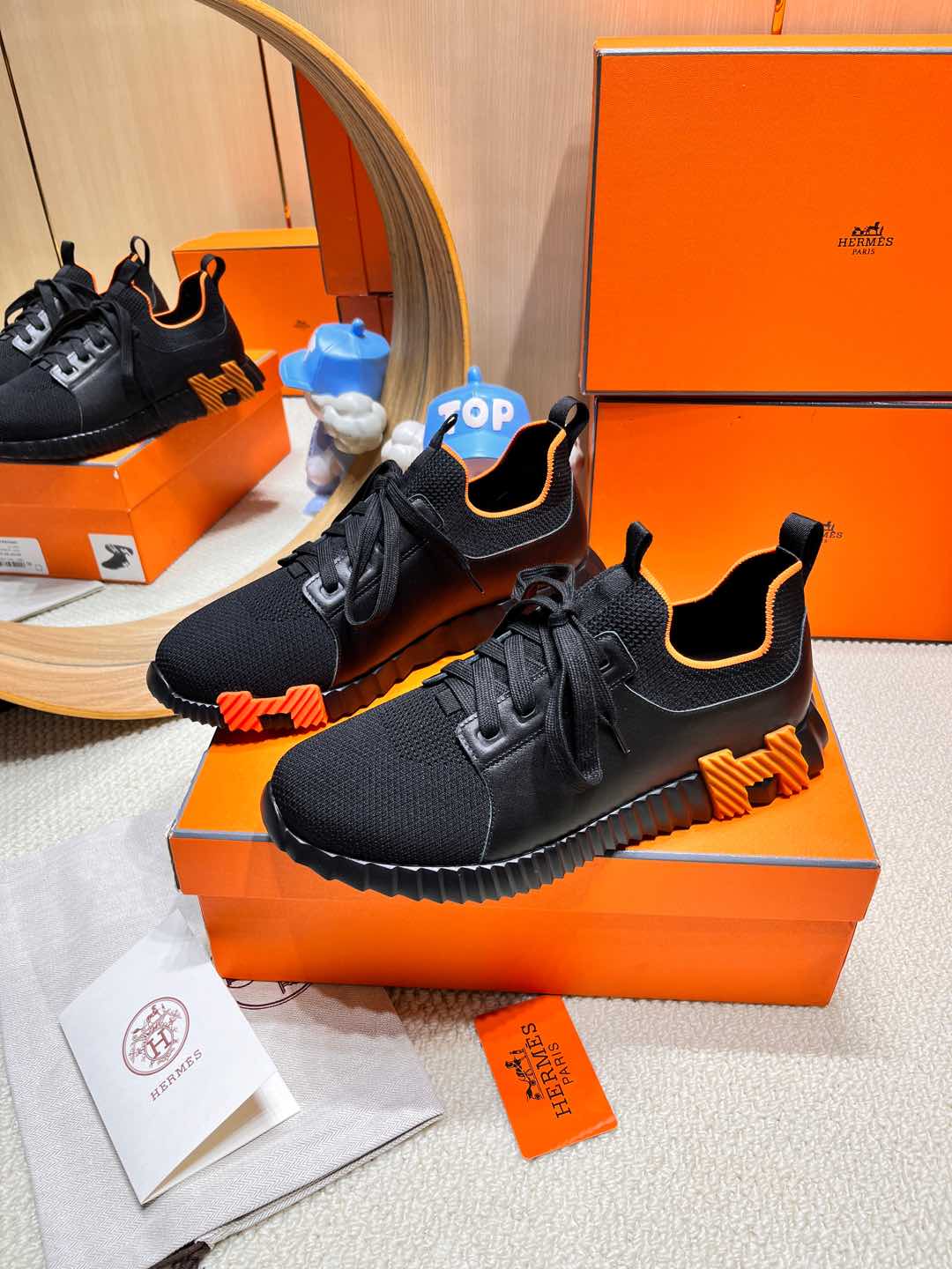 NO:172159,Men's [Top version] [Street stall goods detour] Hermes couple sneakers support return and exchange Original single shoes Market top quality Lightweight materials Soft and comfortable High-end customization Original outsole Imported upper Sheep Clip   Cowhide Inner Cowhide Little Size 38-46 (38 45 46 customization without return and exchange), casual shoes/sports, hermes, hermes, sneakers, cowhide, sheep19860909男款【顶级版本】【地摊货绕道】 Hermes 爱马仕情侣款运动鞋 支持退换 原单鞋 市场顶级品质 轻质材料 柔软舒适 高端定制 原版大底 鞋面进口羊猄  牛皮 内里牛皮里 码数男款38-46（38 45 46定制不退换）,休闲鞋/运动鞋,hermes,hermes,sneakers,cowhide,sheep,Women's Shoes