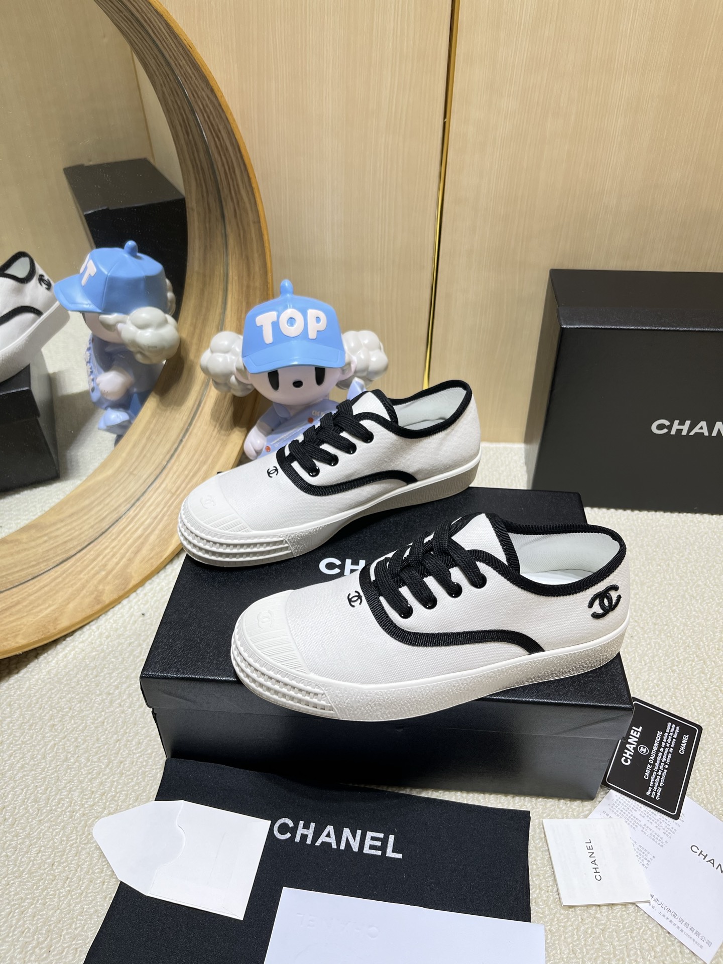 NO:406736,Chanel Cookie Shoes!  2025 Super popular biscuit shoes This classic design; the sole is fashionable and sporty; it is an extraordinary variety of color matching elements... The diversified mix and match is very beautiful and versatile, casual, fashionable, sports, and outdoors can be taken into account... Go materials The upper is made of original custom canvas The inner part is made of original sheep + net Outsole based on high elastic sponge cake outsole The counter is boutique packaged for women 35–40 (40 custom made), casual shoes/sports shoes, chanel, chanel, sneakers19860909Chanel香奈儿饼干鞋！2025 超级流行饼干鞋 这款经典设计；大底却时尚运动；不平凡的拥入了多种配色元素…… 多元化混搭非常好看百搭,休闲,时尚,运动,户外都能兼顾…… Go 材料 鞋面采用 原版定制帆布 内里采用 原版羊里+网 大底根据 高弹松糕大底 专柜精品包装全套女35–40（40 定做）,休闲鞋/运动鞋,chanel,chanel,sneakers,Women's Shoes