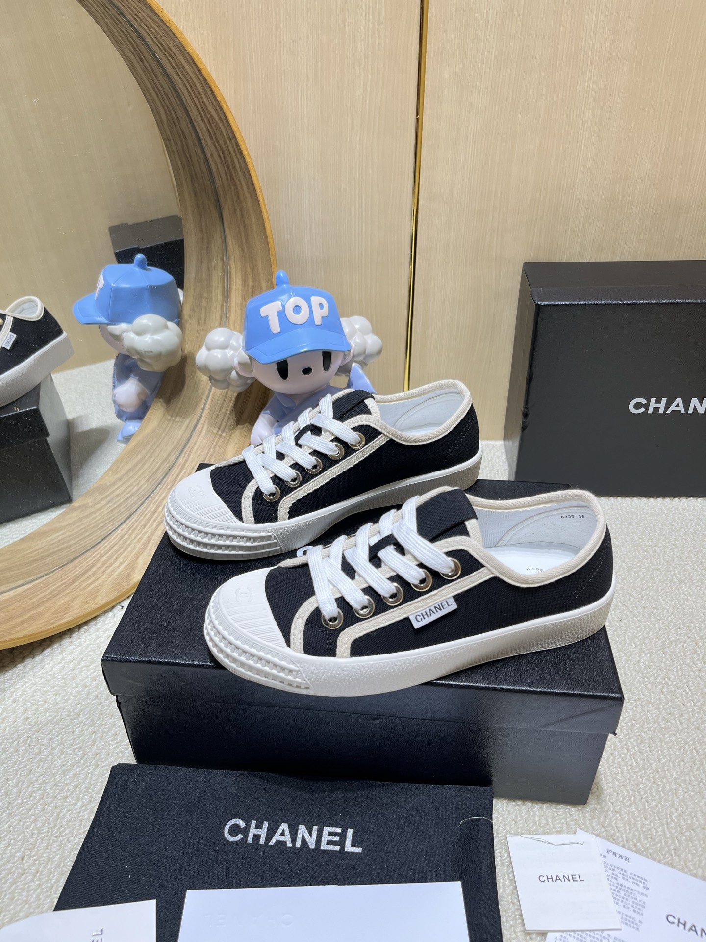 NO:406739,Chanel Cookie Shoes!  2025 Super popular biscuit shoes This classic design; the sole is fashionable and sporty; it is an extraordinary variety of color matching elements... The diversified mix and match is very beautiful and versatile, casual, fashionable, sports, and outdoors can be taken into account... Go material The upper is made of high-density woven fabric. The sole is based on high-elastic sponge cake. The counter is boutique packaging for women 35–40 (40 customized), casual shoes/sports shoes, chanel, chanel, sneakers19860909Chanel香奈儿饼干鞋！2025 超级流行饼干鞋 这款经典设计；大底却时尚运动；不平凡的拥入了多种配色元素…… 多元化混搭非常好看百搭,休闲,时尚,运动,户外都能兼顾…… Go 材料 鞋面采用 高密度织绒面料 大底根据 高弹松糕大底 专柜精品包装全套女35–40（40 定做）,休闲鞋/运动鞋,chanel,chanel,sneakers,Women's Shoes