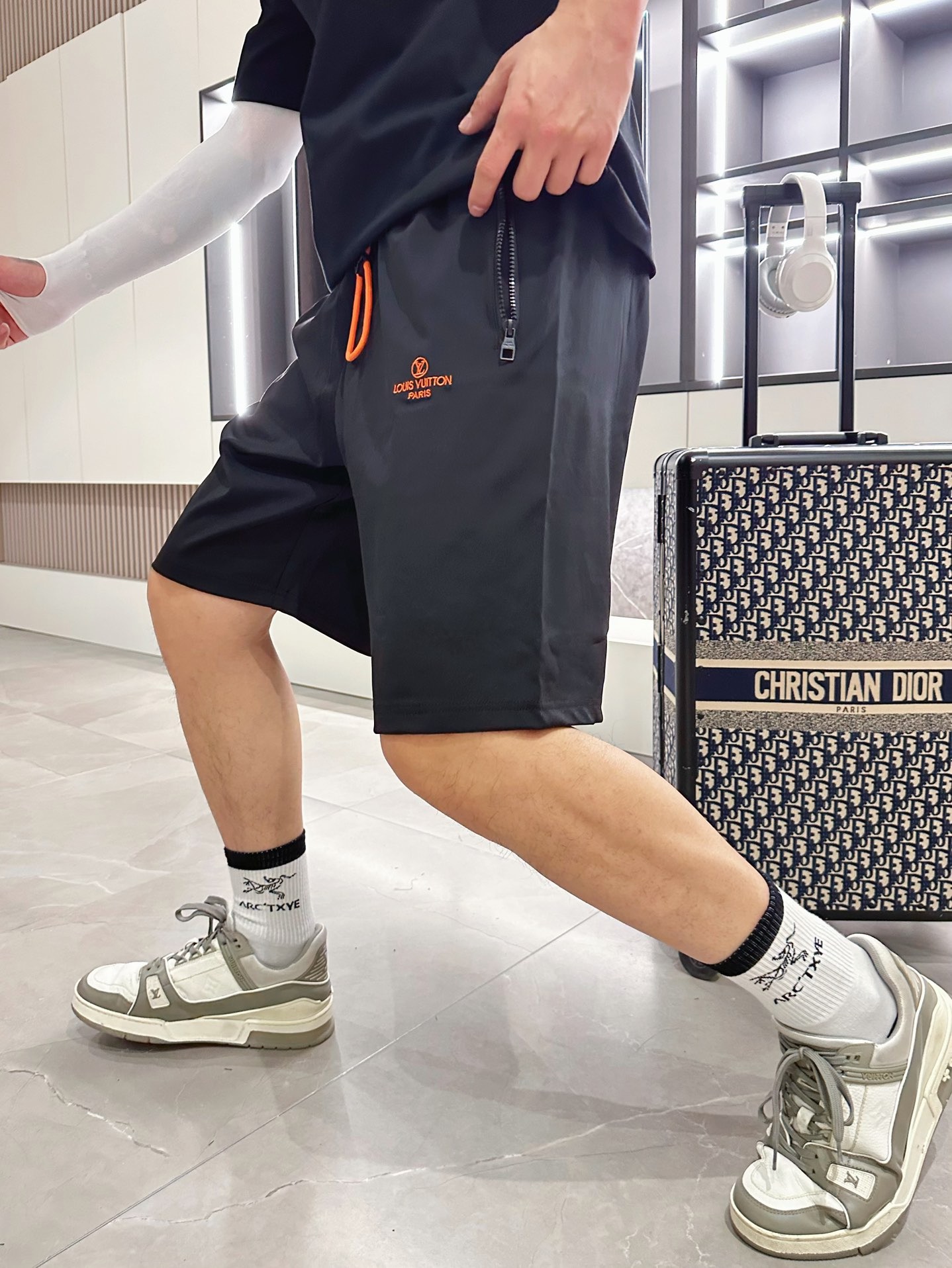 LV men LV 2026 New ， ， ， ， logo ， ！ ！ ：M-XXXL — photo 3