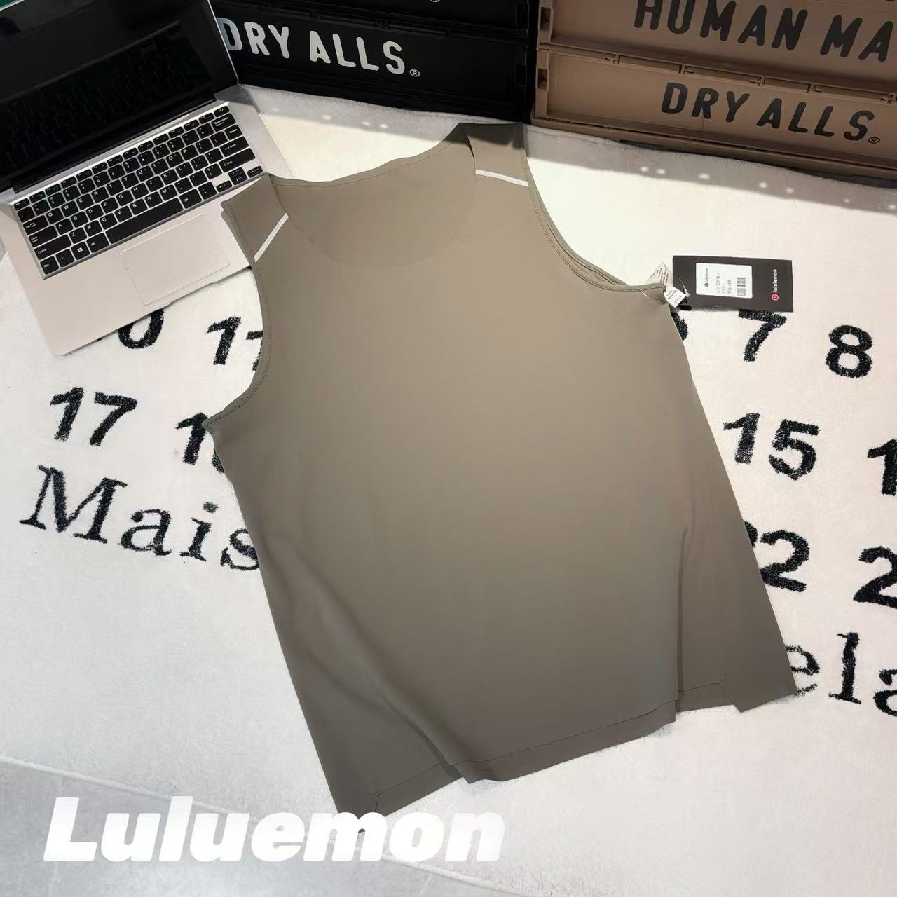 Lululemon Metal Vent Tech Men's Tank Top - Breathable & Quick-Dry Fabric